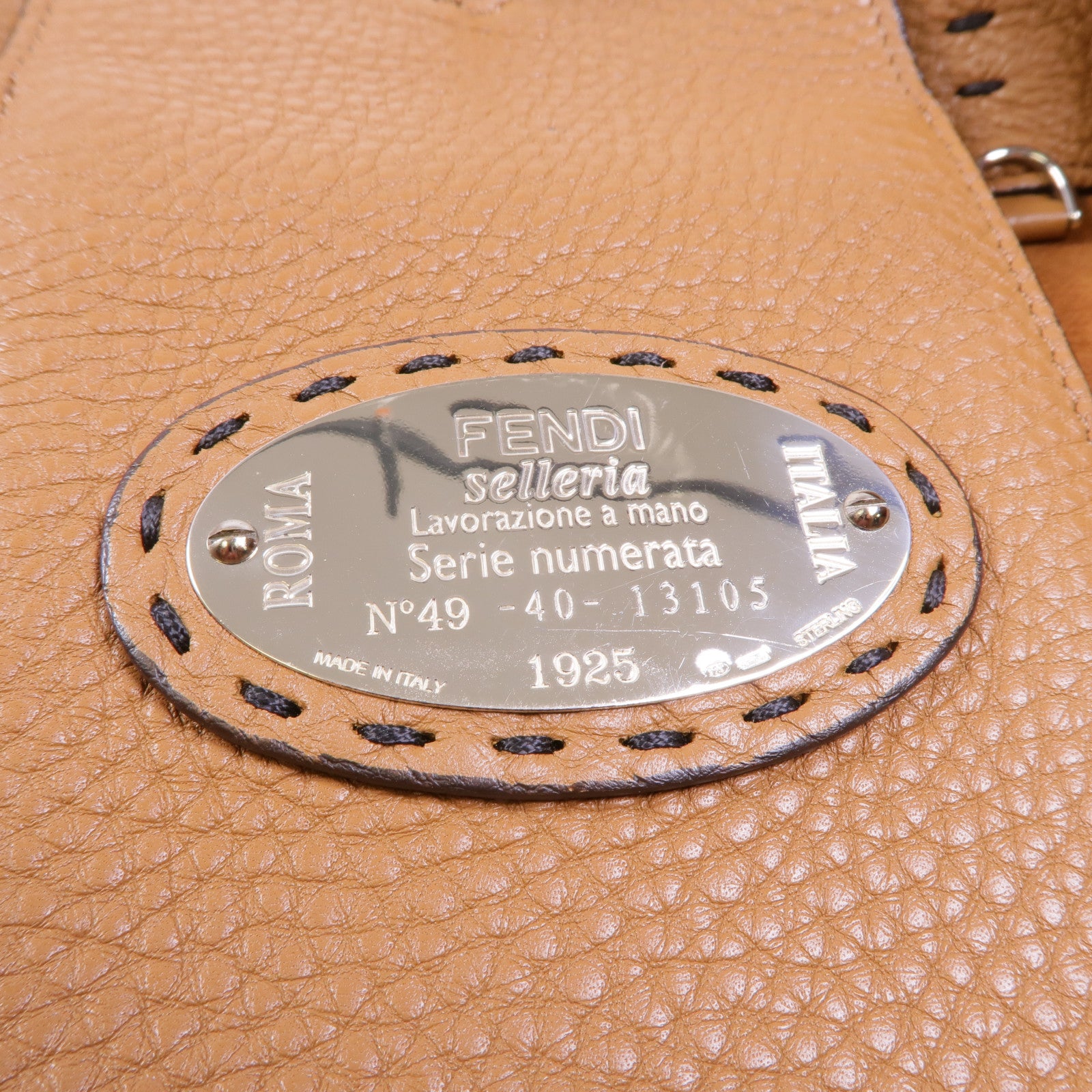 FENDI 牛皮皮革Shoulder Tote銀扣肩背袋/手挽袋