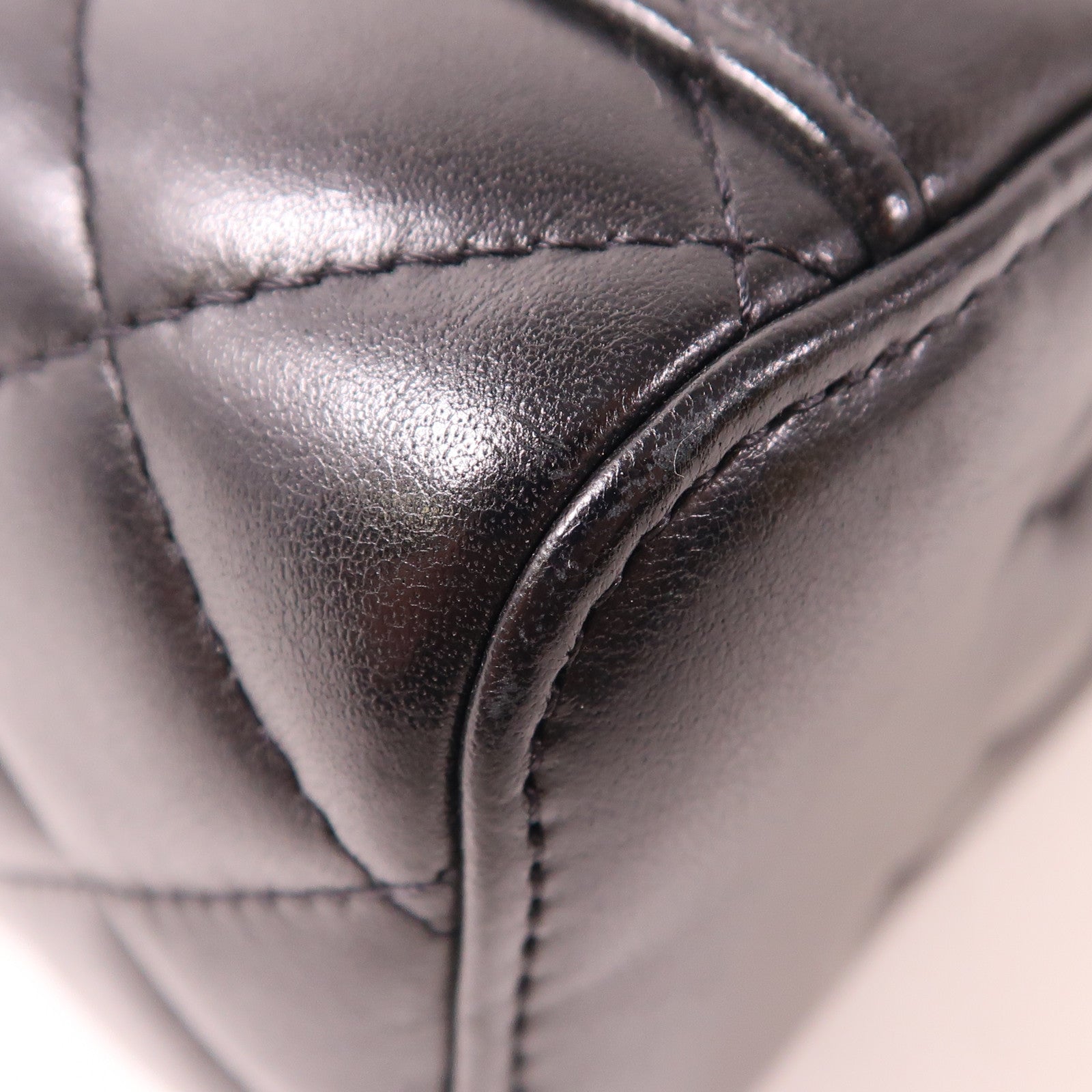 CHANEL 【激減優惠】羊皮皮革Vanity Case金扣鏈帶肩背袋