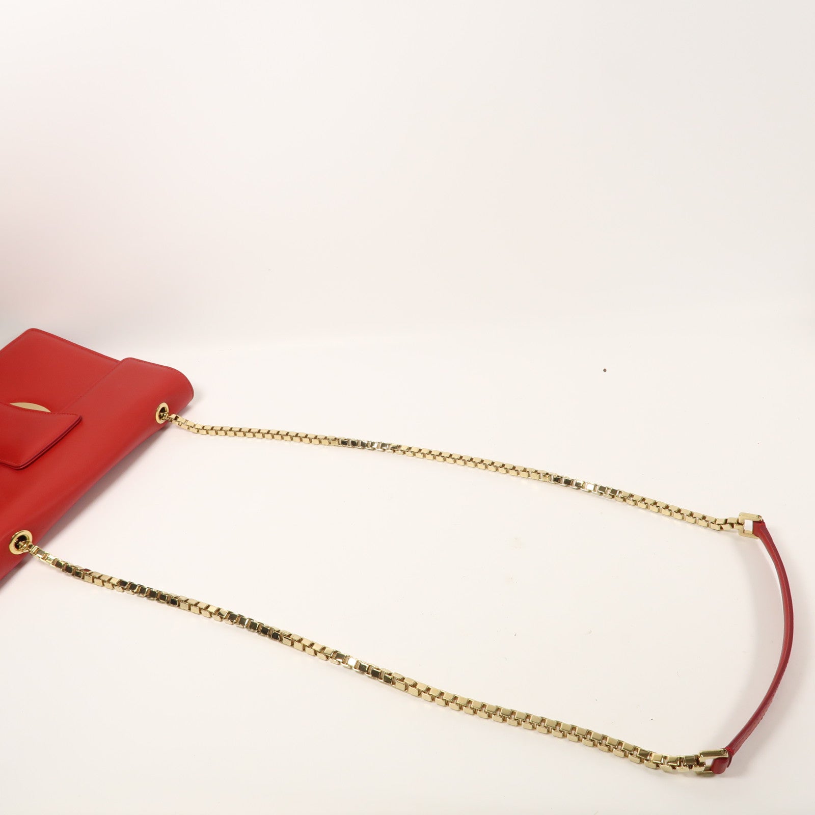 Salvatore Ferragamo 【清倉大減價】牛皮皮革Chain Shoulder Bag金扣鏈帶肩背袋紅色
