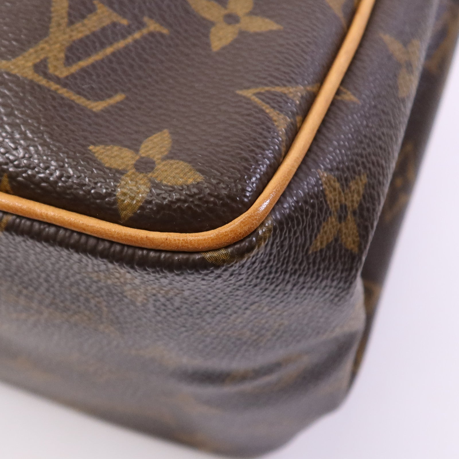 LOUIS VUITTON Monogram Batignolles金扣手挽袋