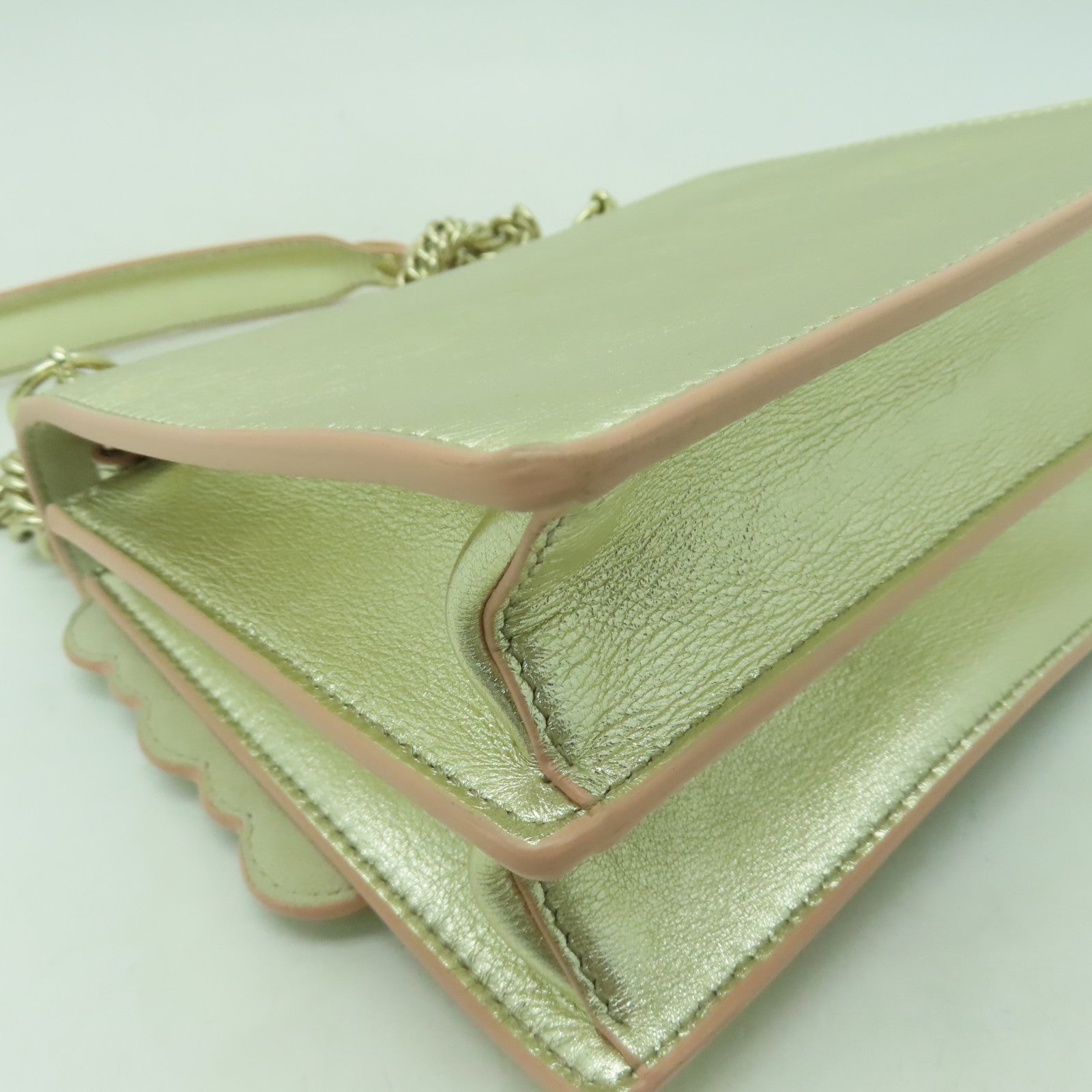 FENDI 【激減優惠】牛皮皮革Chain Shoulder金扣鏈帶肩背袋金色