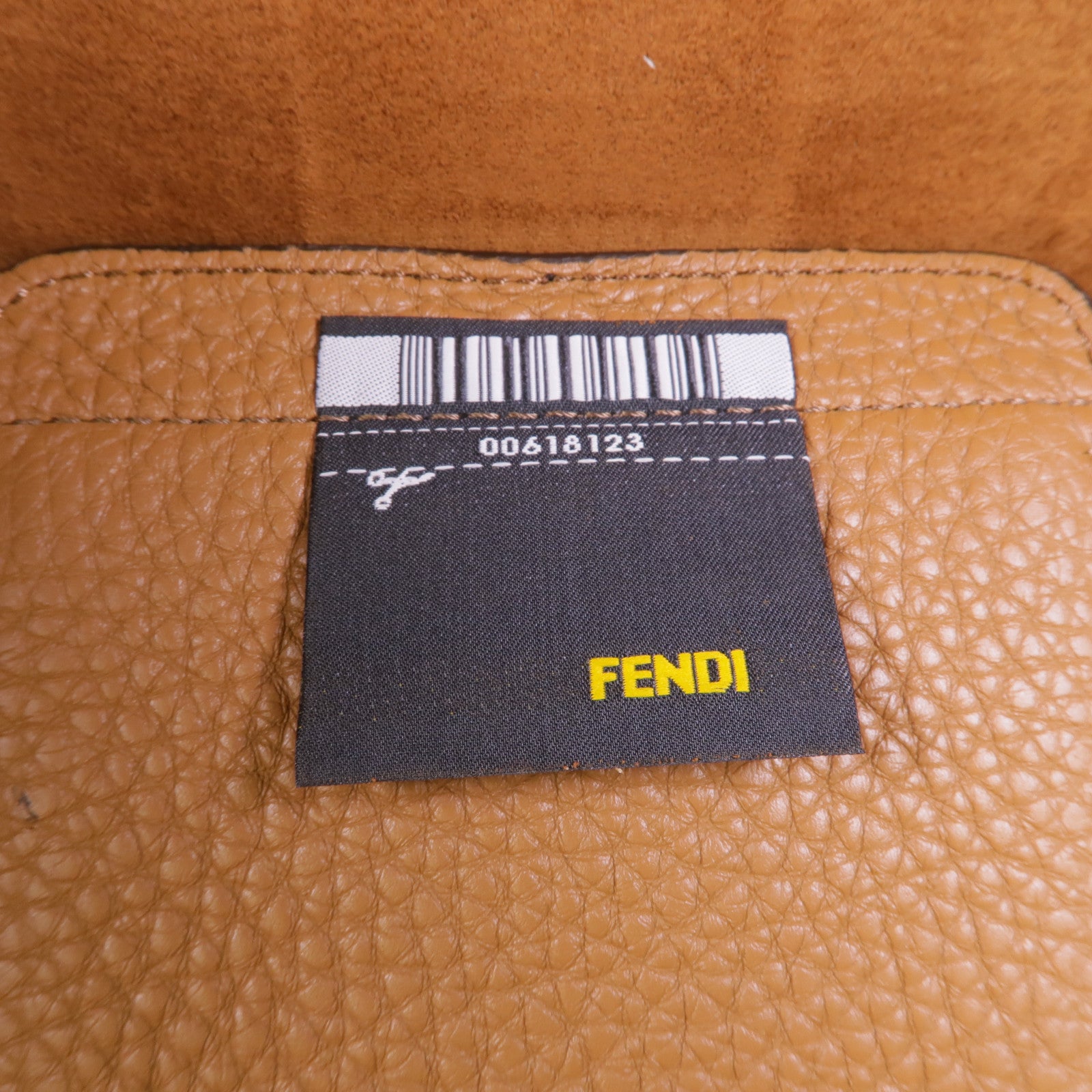 FENDI 牛皮皮革Shoulder Tote銀扣肩背袋/手挽袋