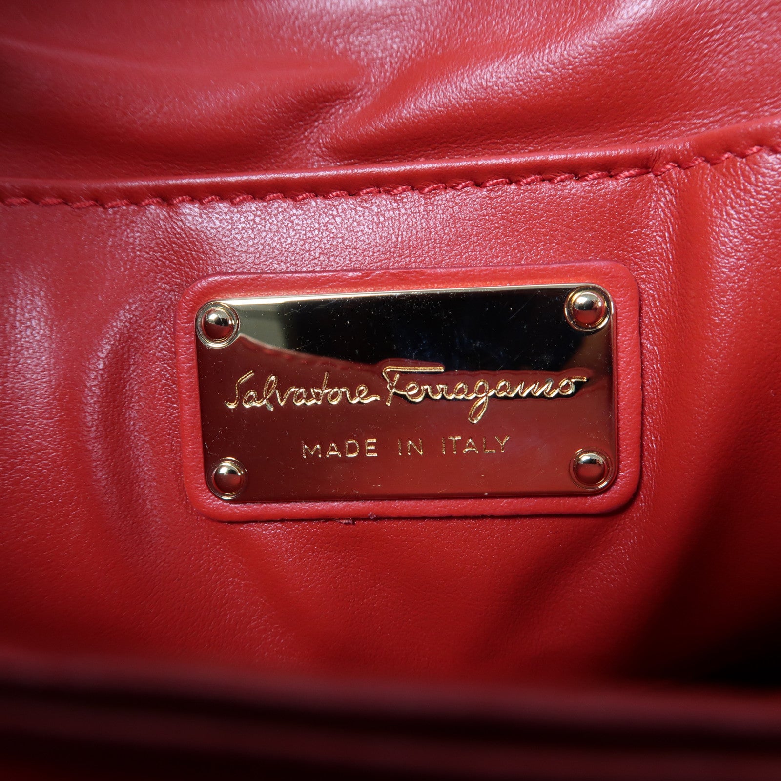 Salvatore Ferragamo 【清倉大減價】牛皮皮革Chain Shoulder Bag金扣鏈帶肩背袋紅色