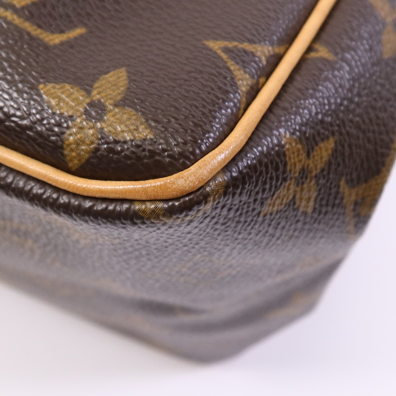 LOUIS VUITTON Monogram Batignolles金扣手挽袋