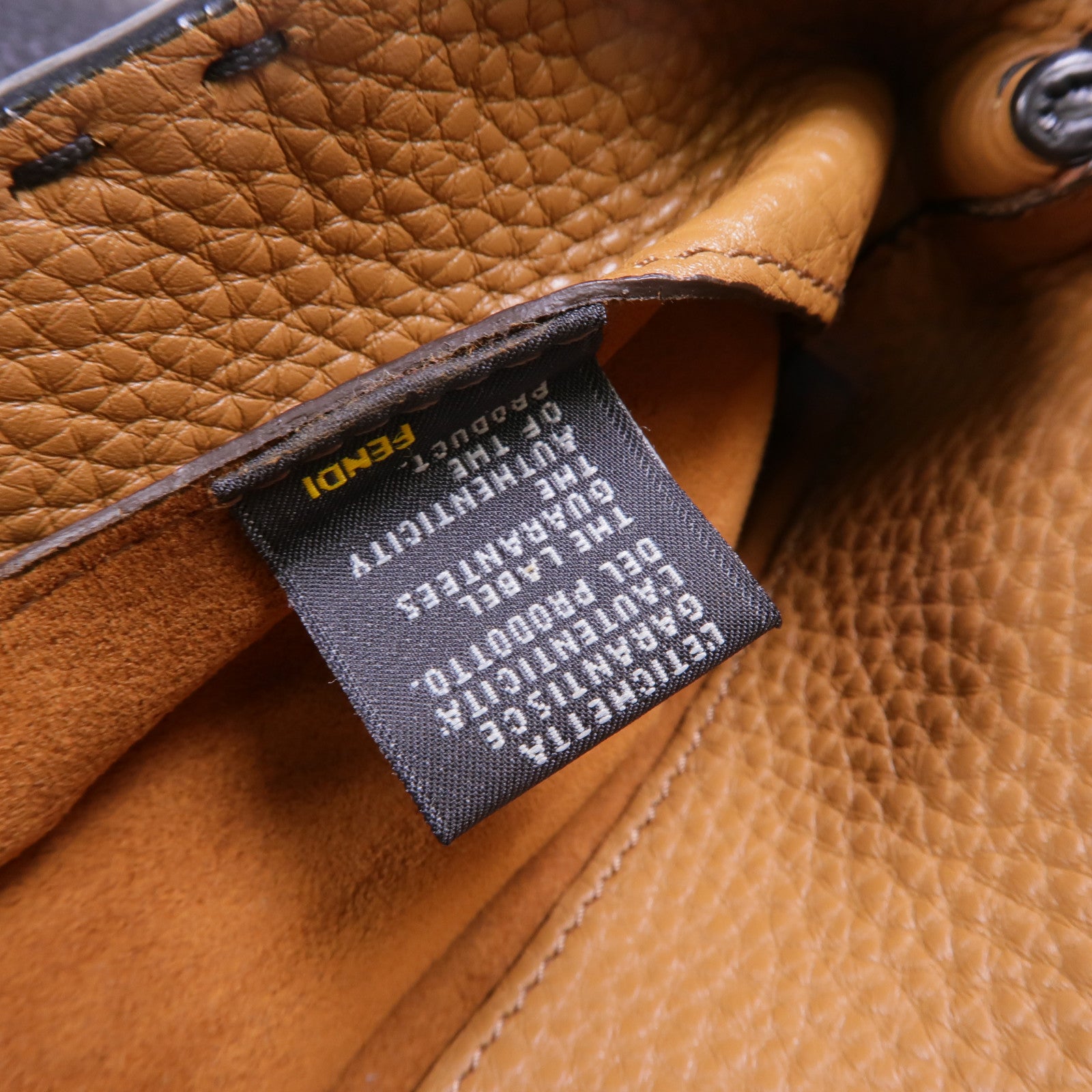 FENDI 牛皮皮革Shoulder Tote銀扣肩背袋/手挽袋