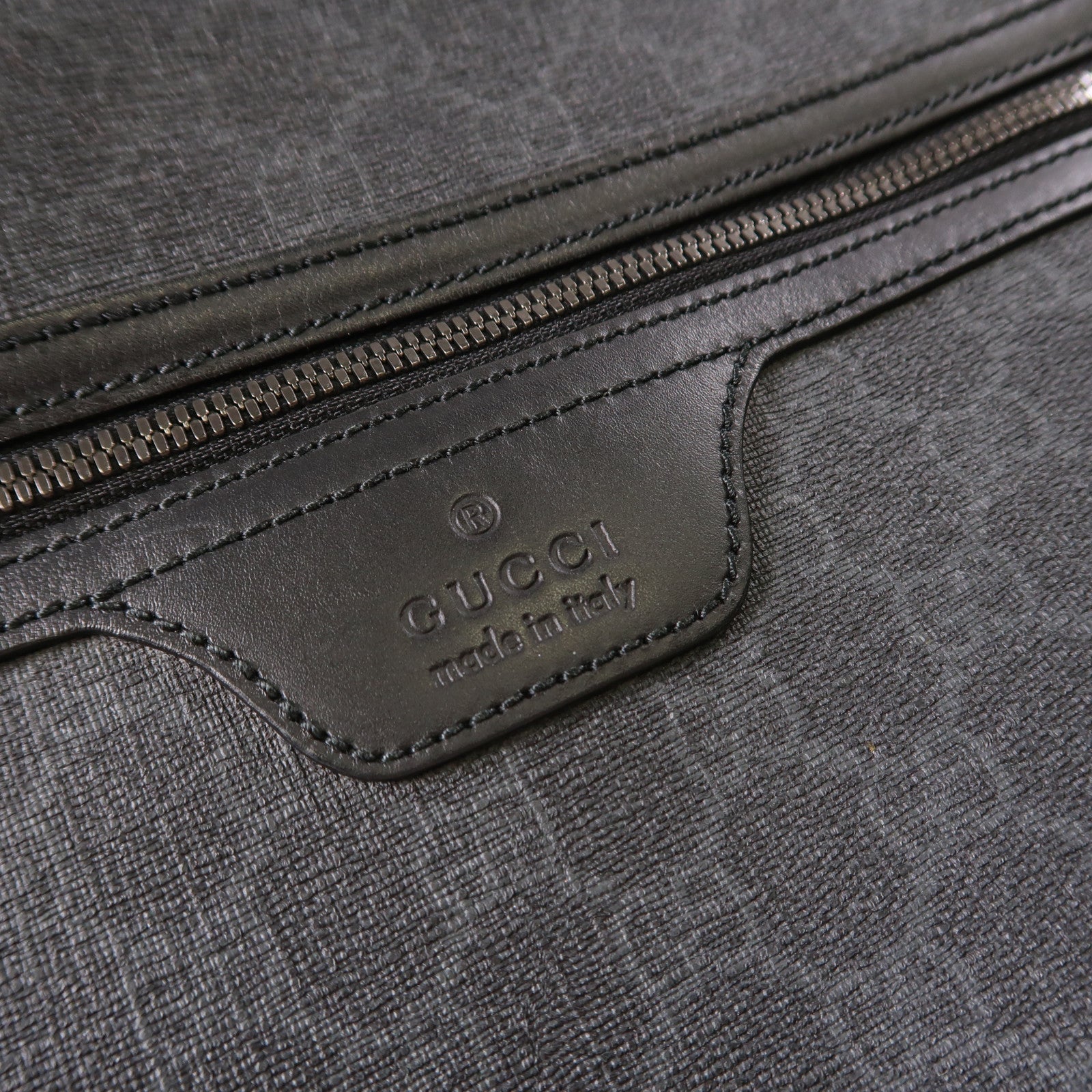 GUCCI 塗層帆布Shoulder Bag銀扣肩背袋黑色