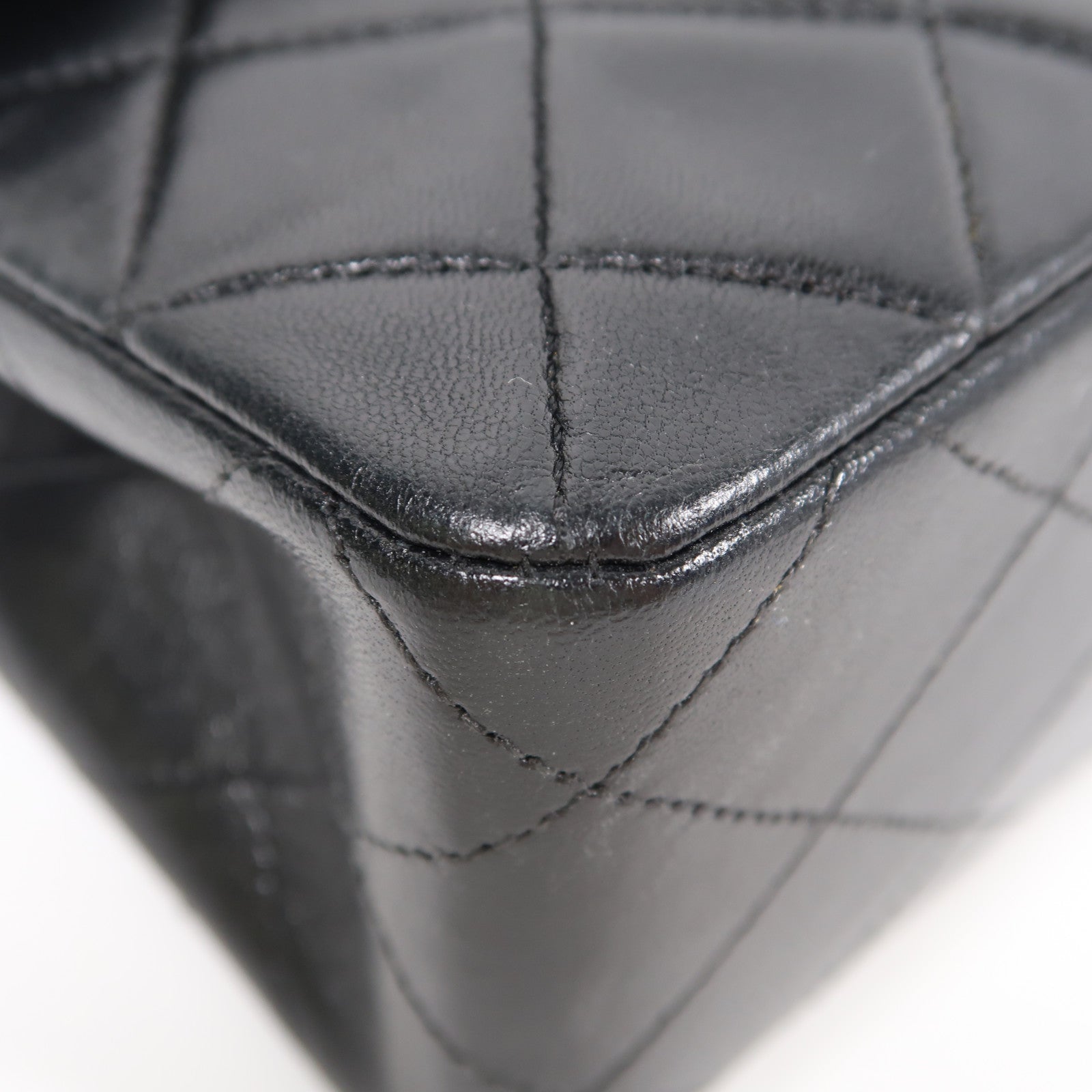 CHANEL 菱格牛皮皮革Mini Square金扣鏈帶肩背袋黑色
