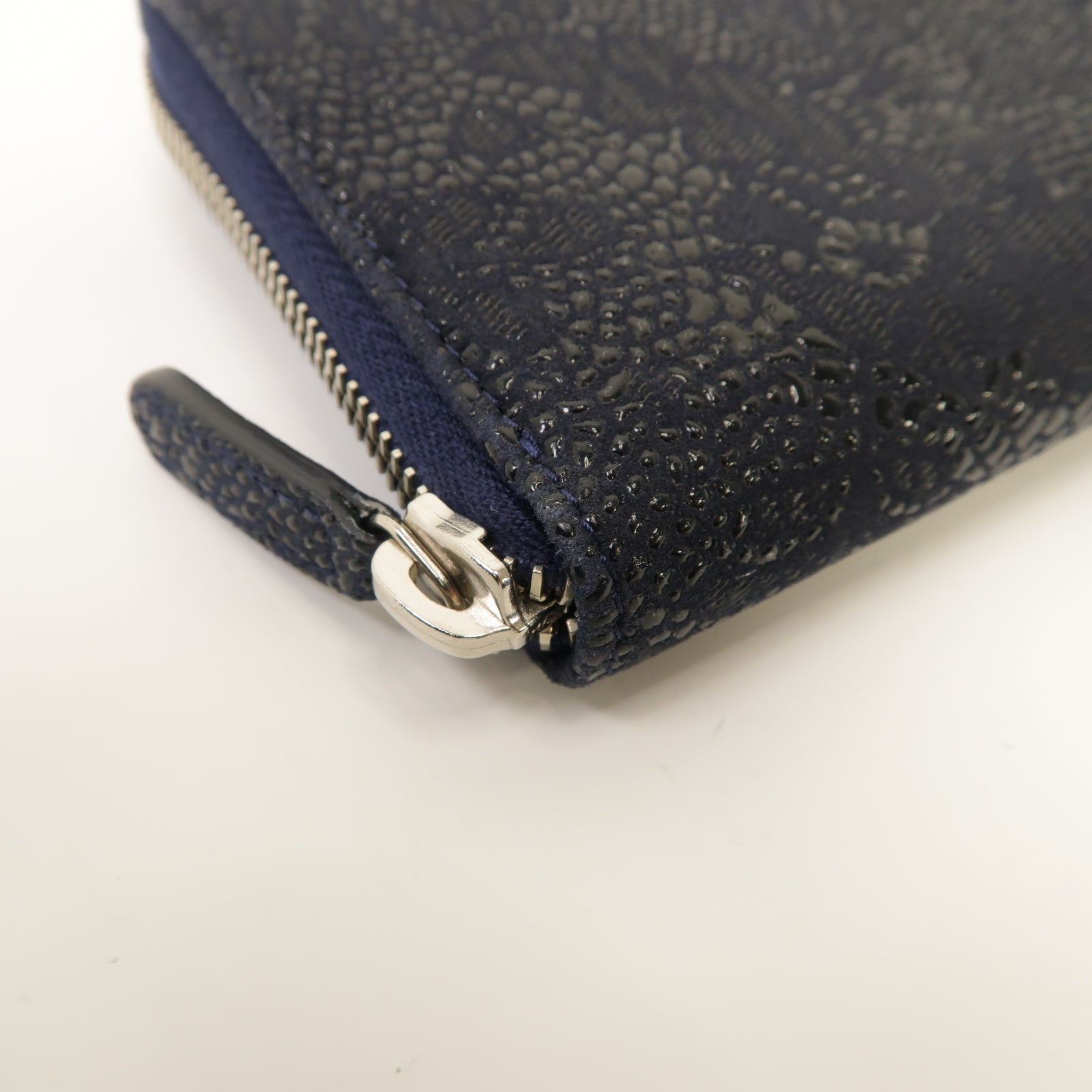 CHANEL 【激減優惠】塗層帆布Zip Wallet銀扣長錢包深藍色