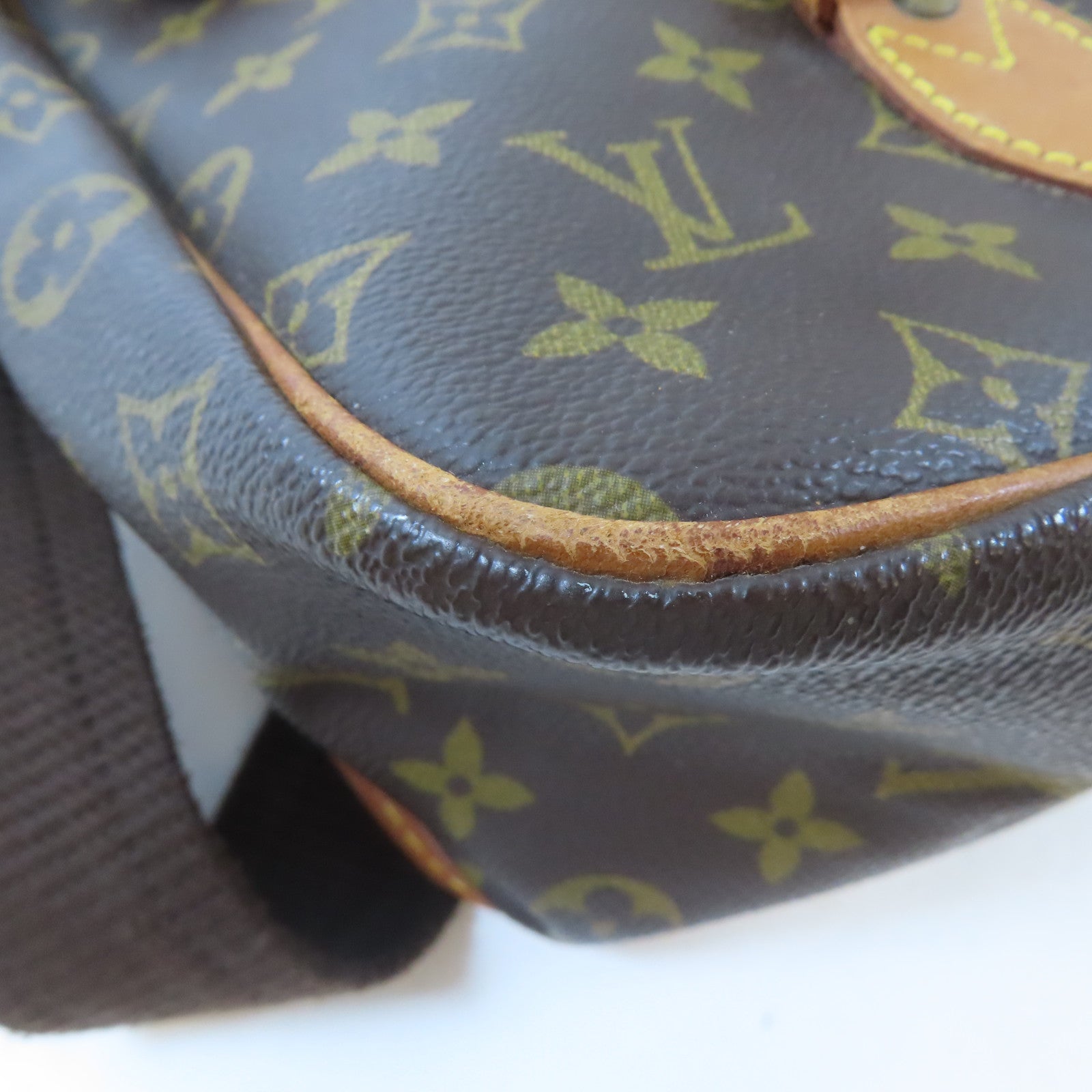 LOUIS VUITTON Monogram Shoulder Bag金扣肩背袋啡色