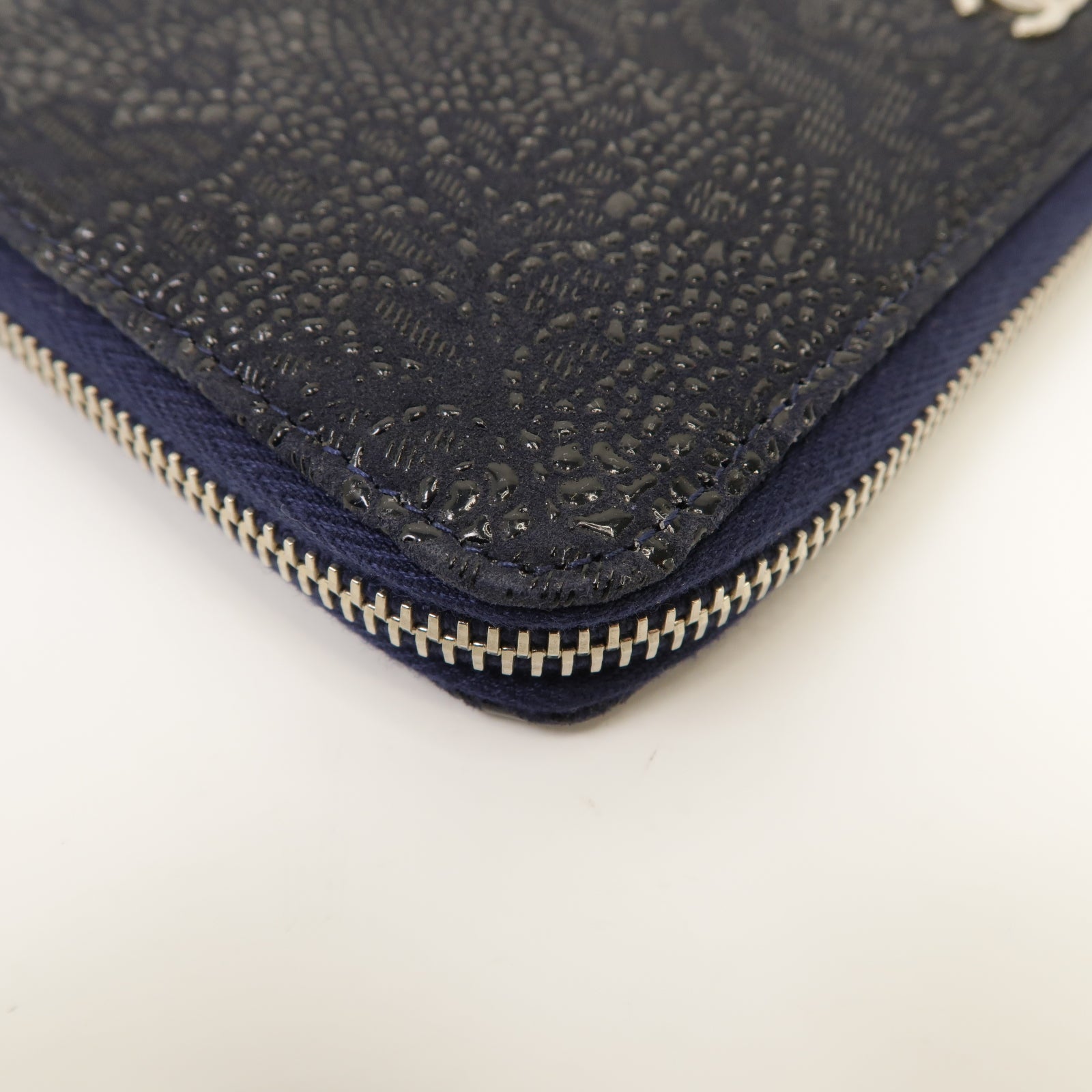 CHANEL 【激減優惠】塗層帆布Zip Wallet銀扣長錢包深藍色