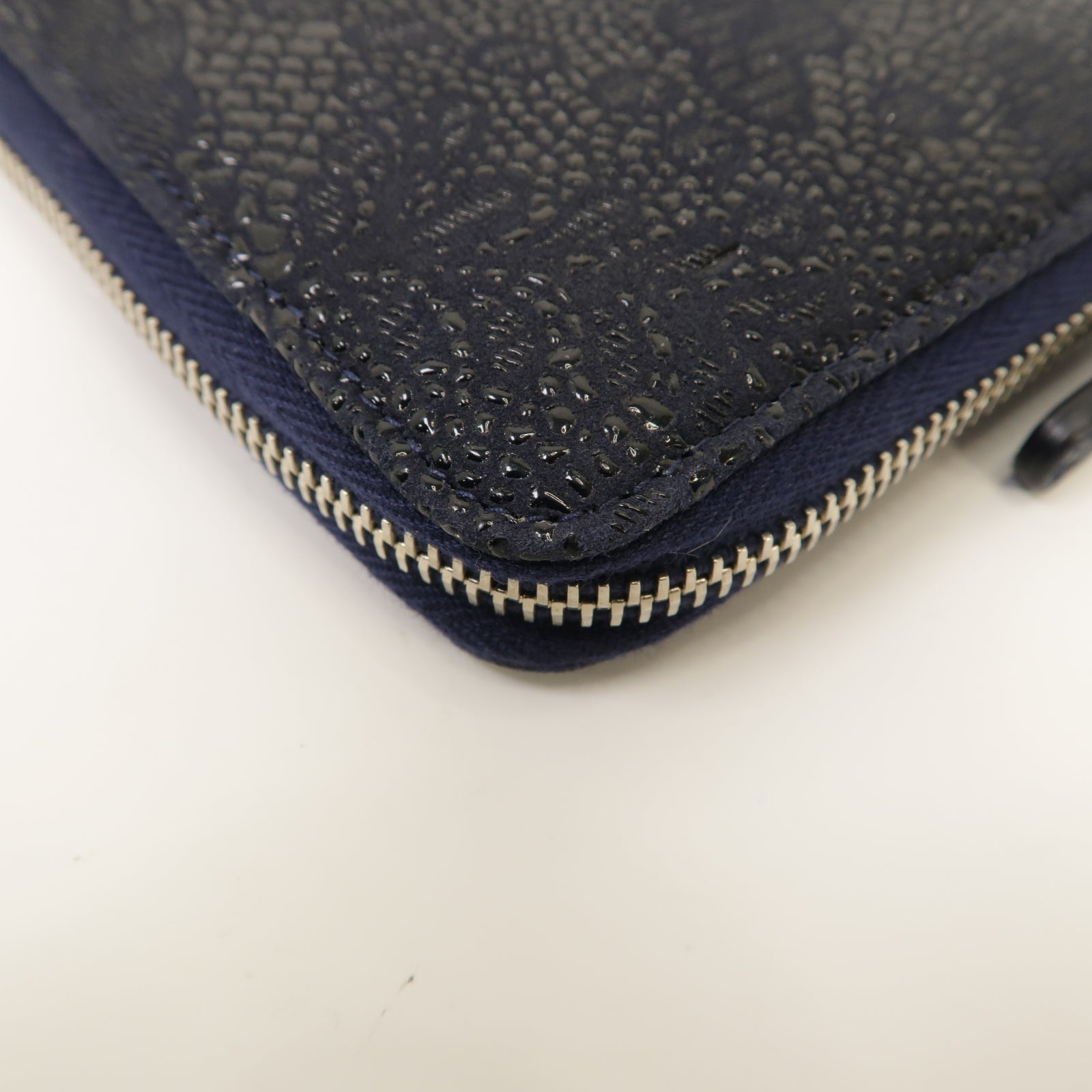 CHANEL 【激減優惠】塗層帆布Zip Wallet銀扣長錢包深藍色