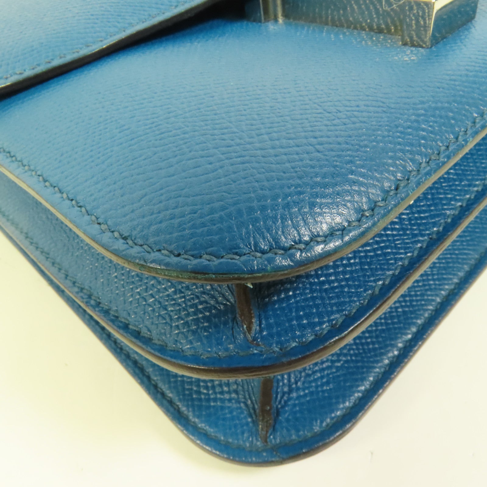 HERMES Epsom皮革Constance 24銀扣肩背袋Bleu Izmir