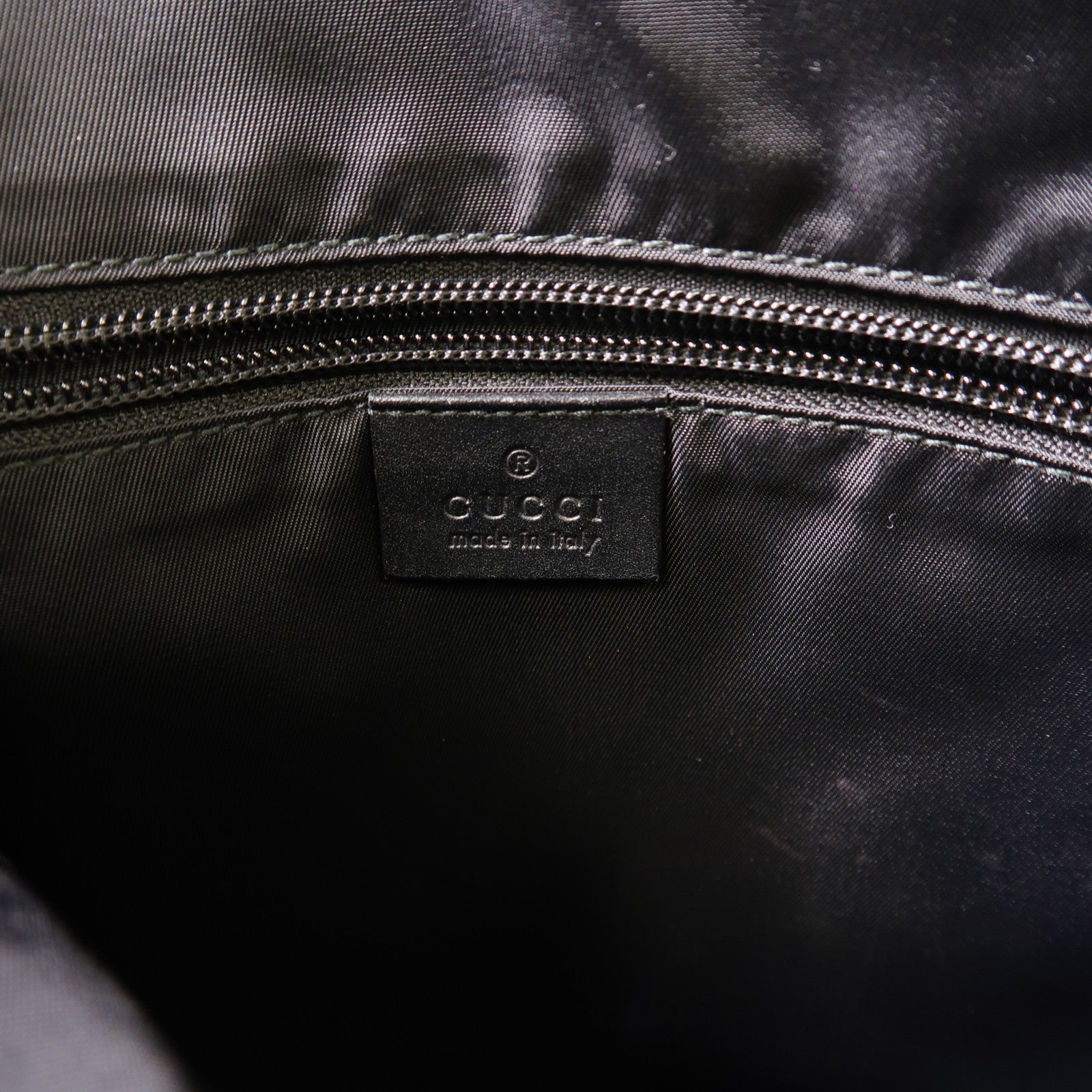 GUCCI 塗層帆布Shoulder Bag銀扣肩背袋黑色