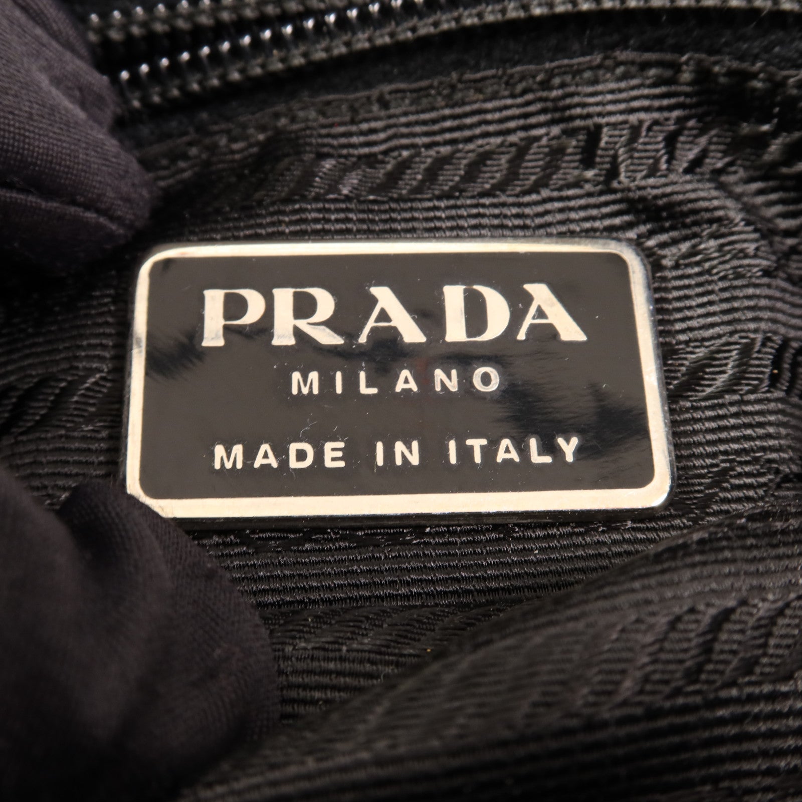 PRADA 尼龍Hand Bag銀扣手挽袋
