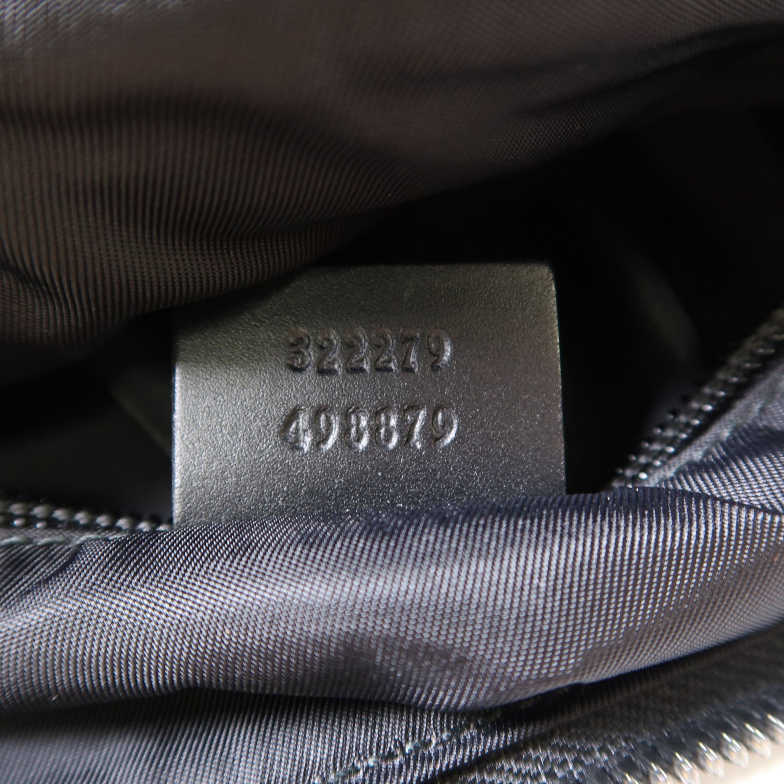 GUCCI 塗層帆布Shoulder Bag銀扣肩背袋黑色