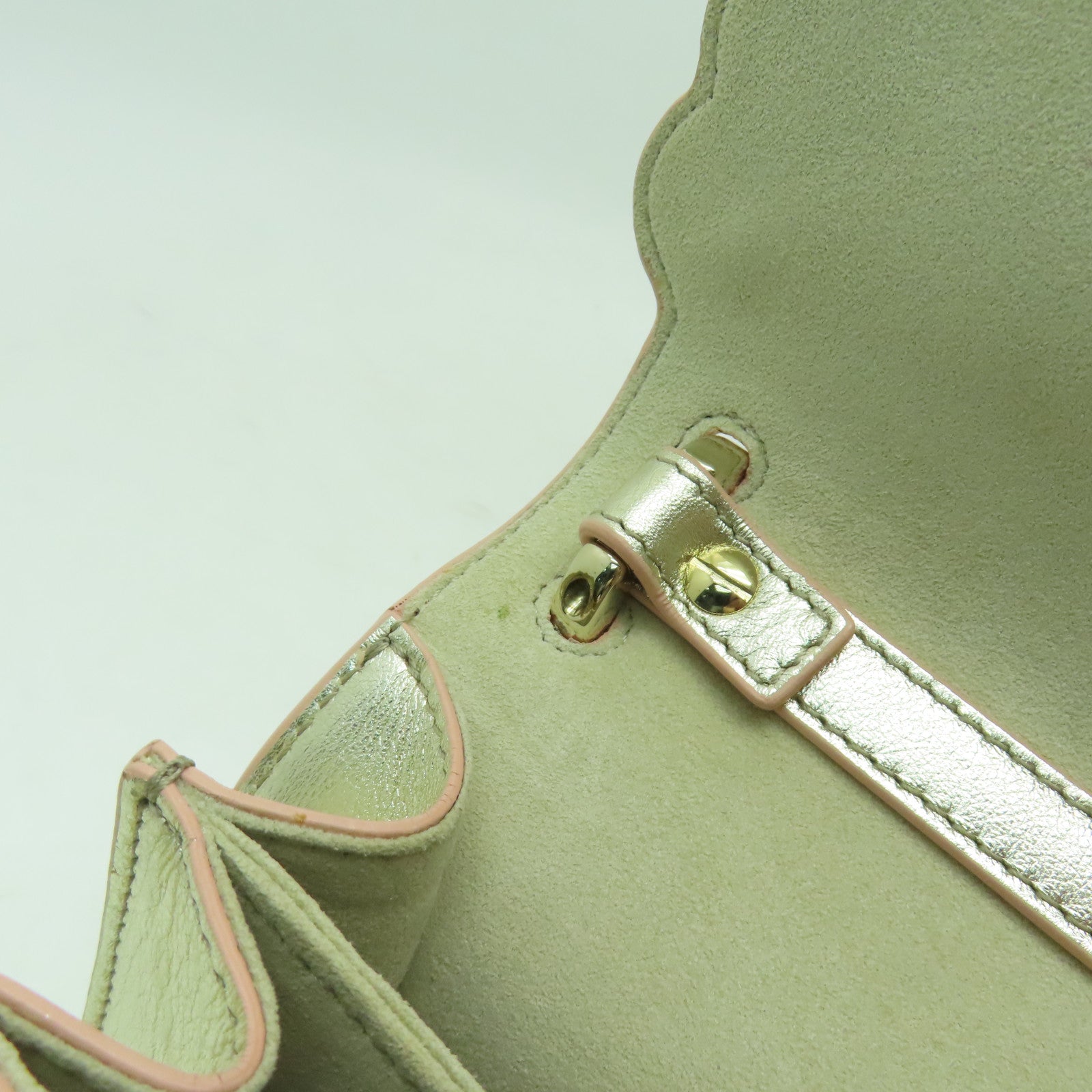 FENDI 【激減優惠】牛皮皮革Chain Shoulder金扣鏈帶肩背袋金色