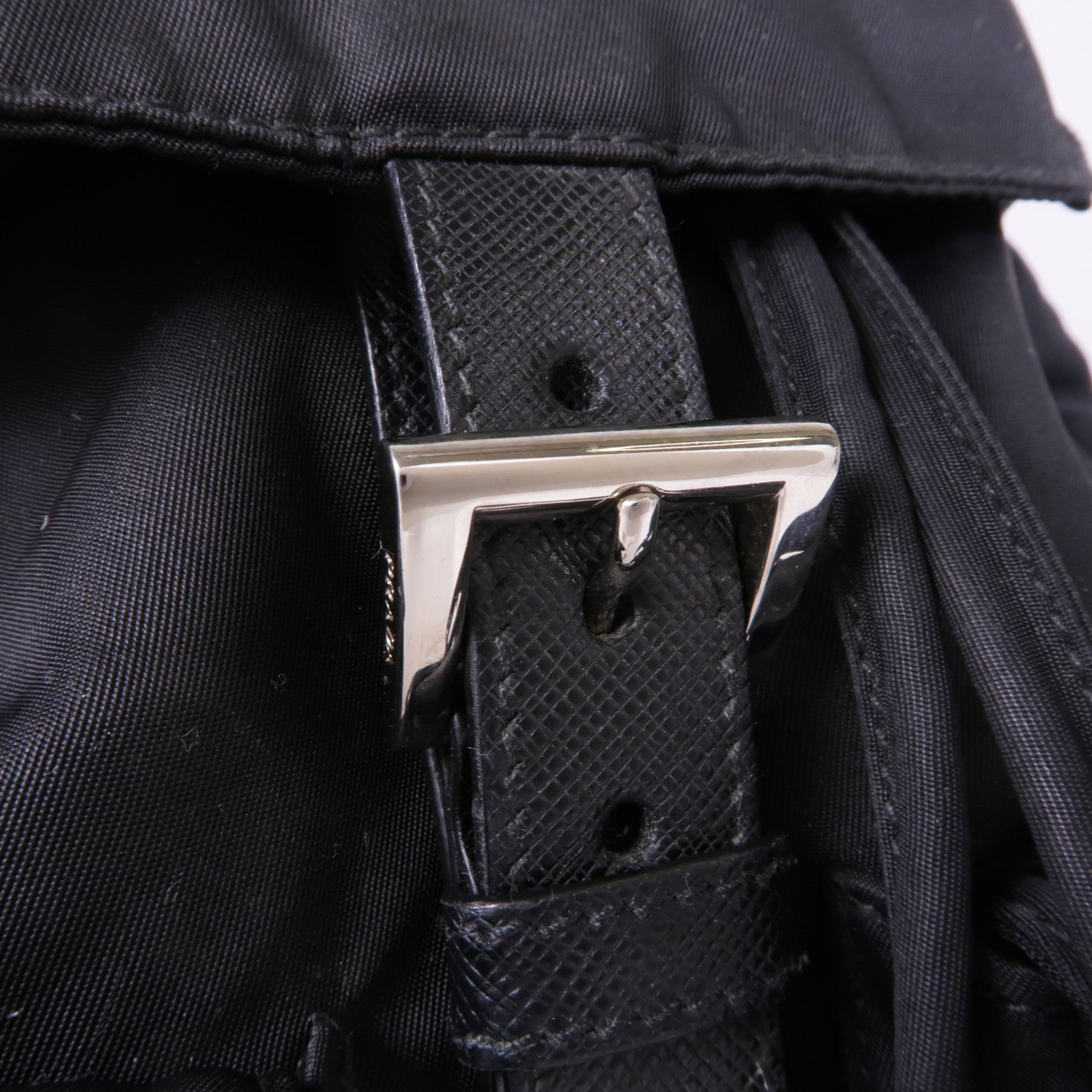 PRADA 尼龍Backpack銀扣背包
