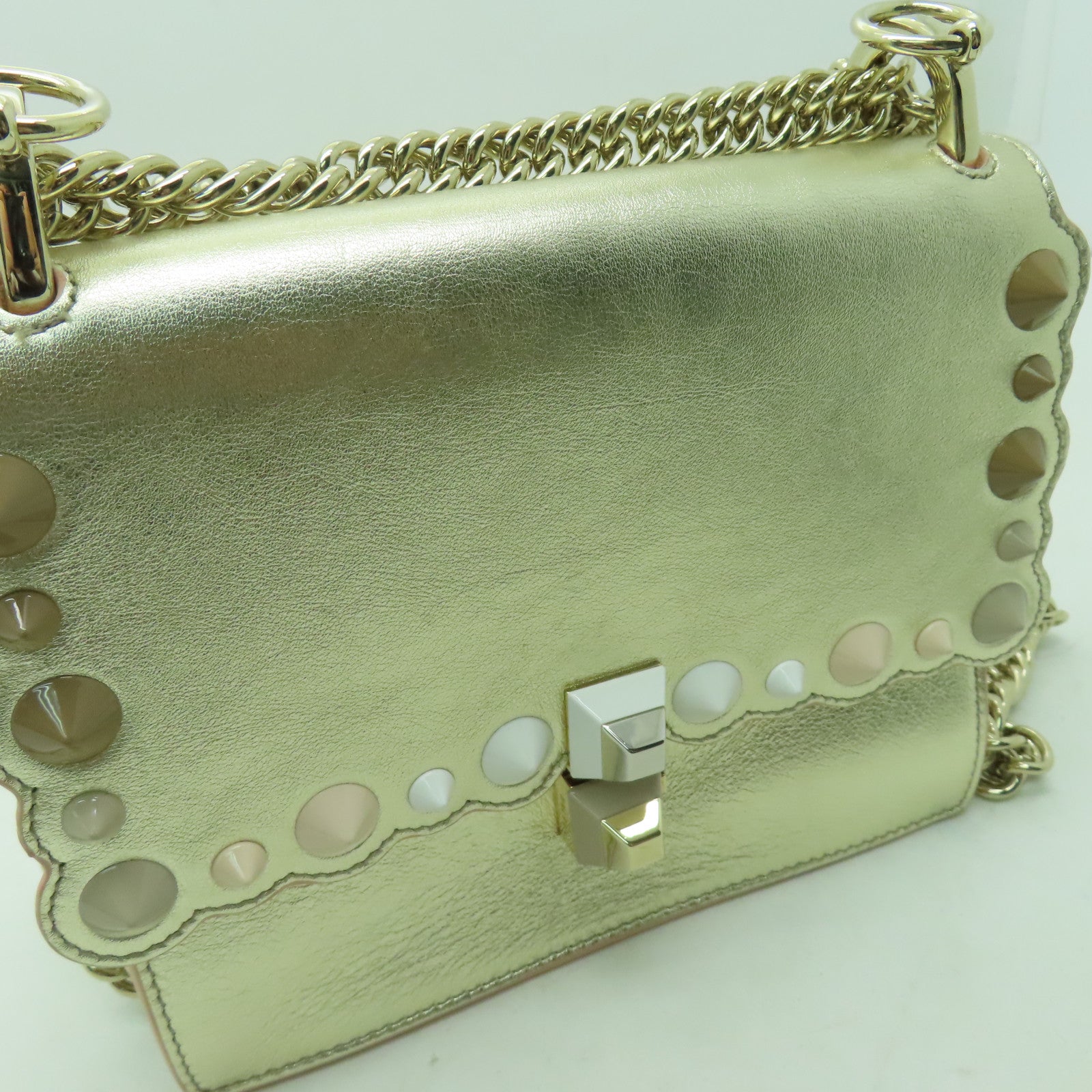 FENDI 【激減優惠】牛皮皮革Chain Shoulder金扣鏈帶肩背袋金色