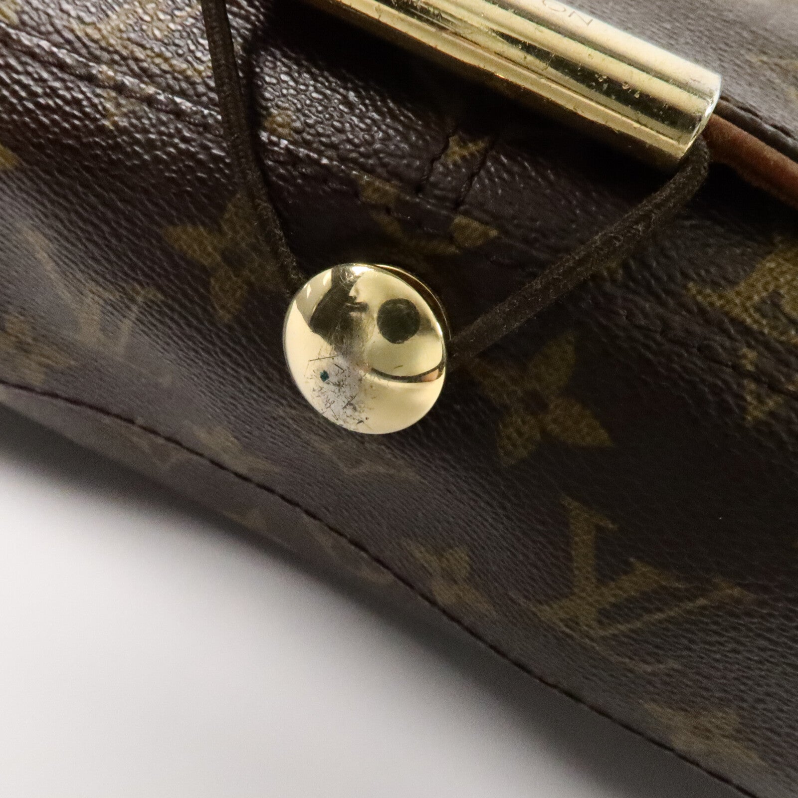 LOUIS VUITTON Monogram Abbesses肩背袋