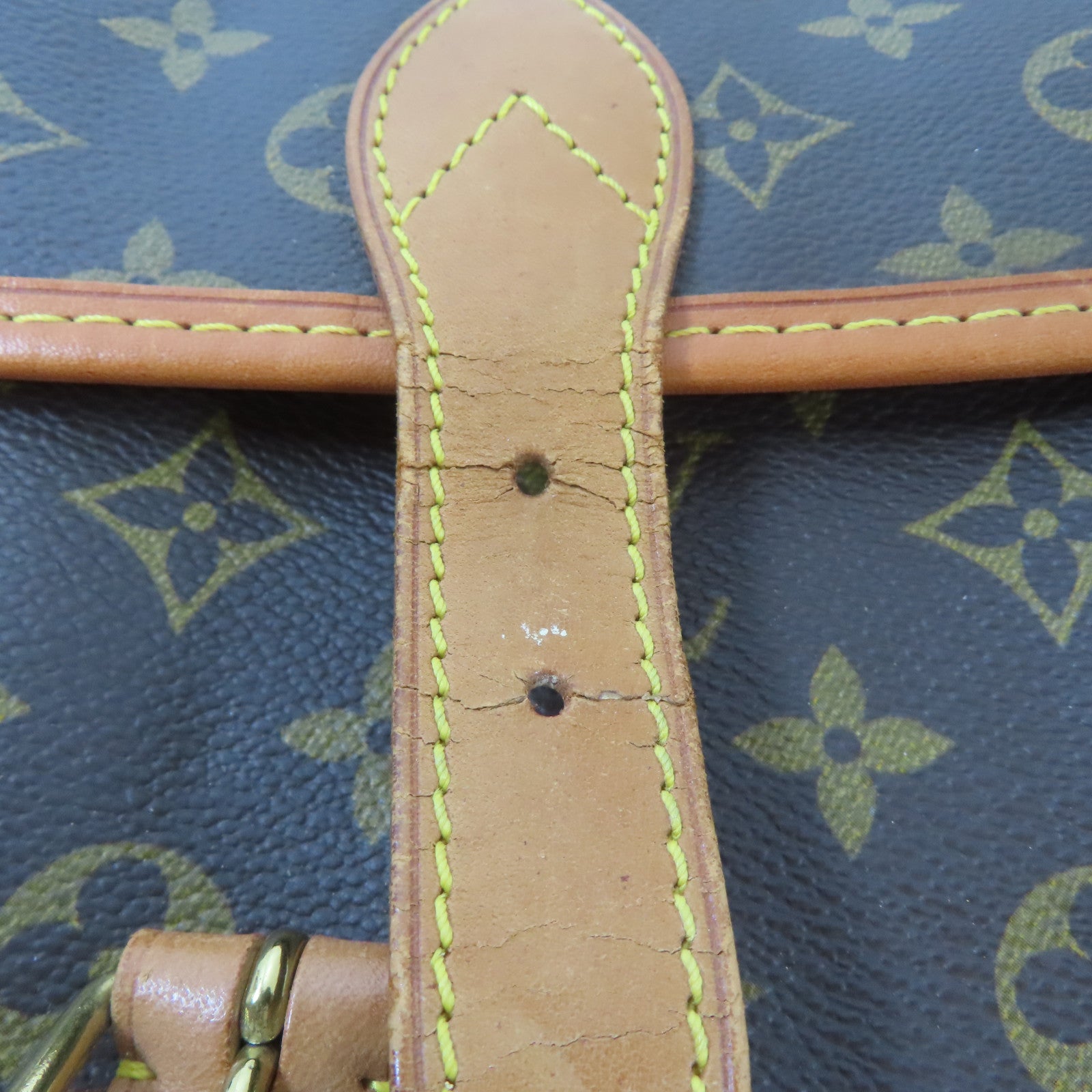 LOUIS VUITTON Monogram Shoulder Bag金扣肩背袋啡色