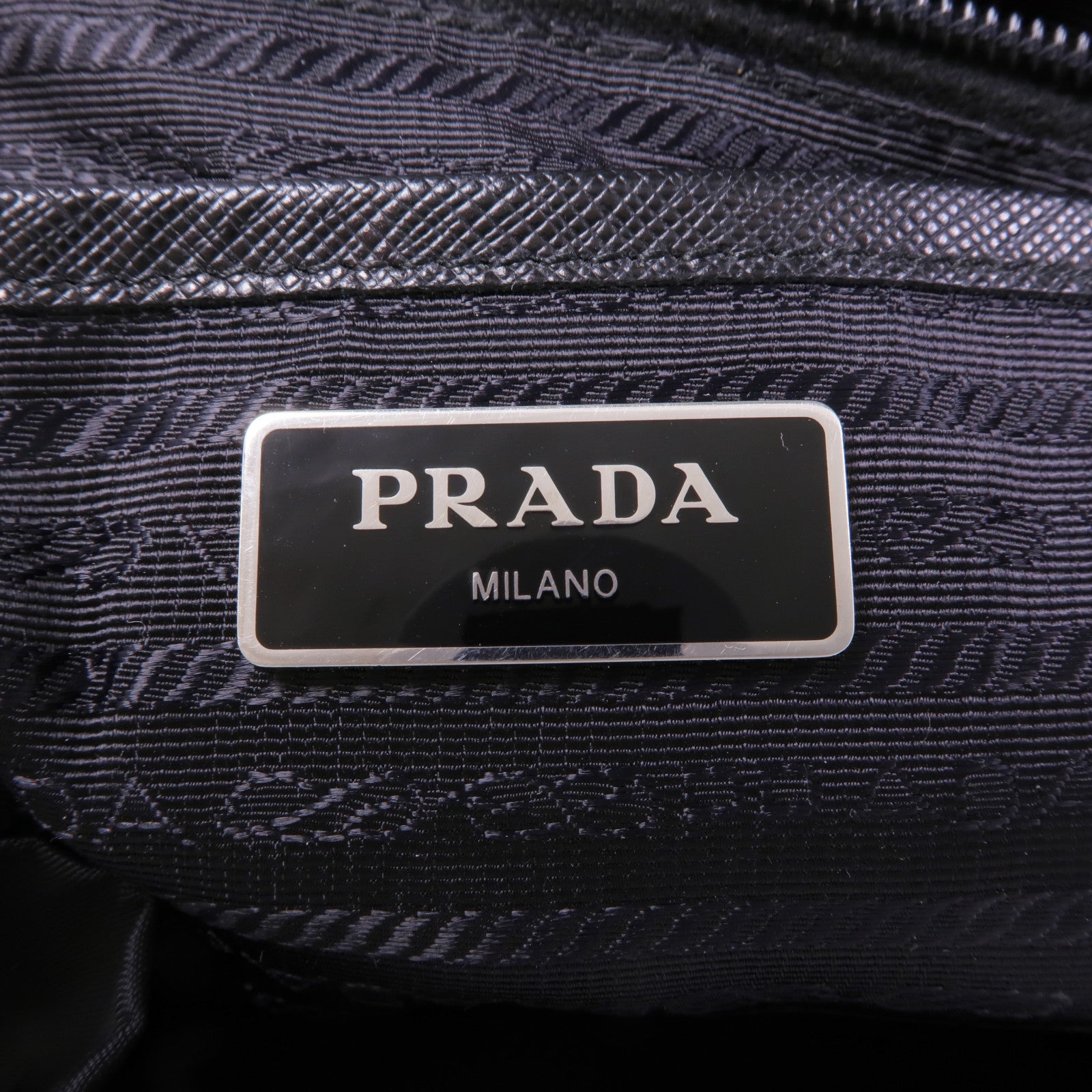 PRADA 尼龍Backpack銀扣背包