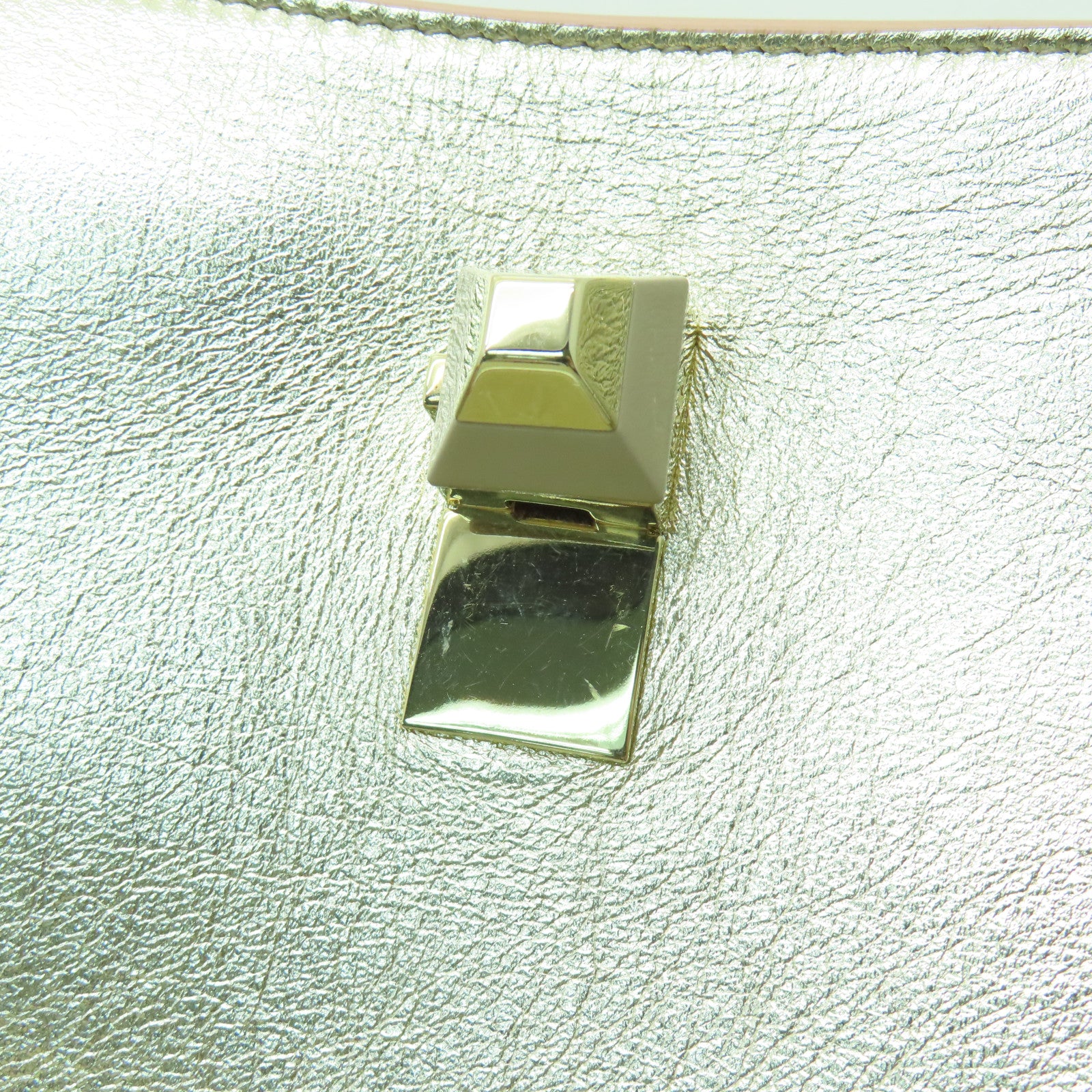 FENDI 【激減優惠】牛皮皮革Chain Shoulder金扣鏈帶肩背袋金色