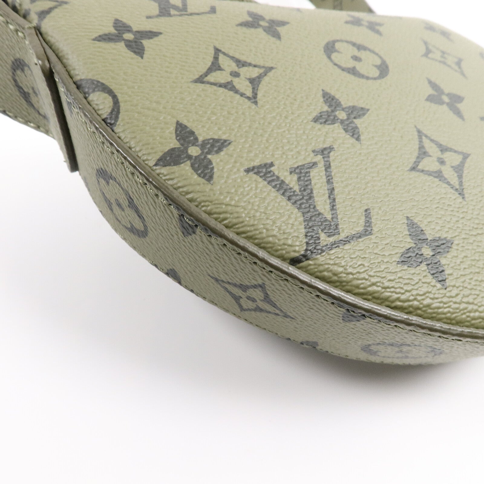LOUIS VUITTON Monogram Canvas Moon Crossbody肩背袋