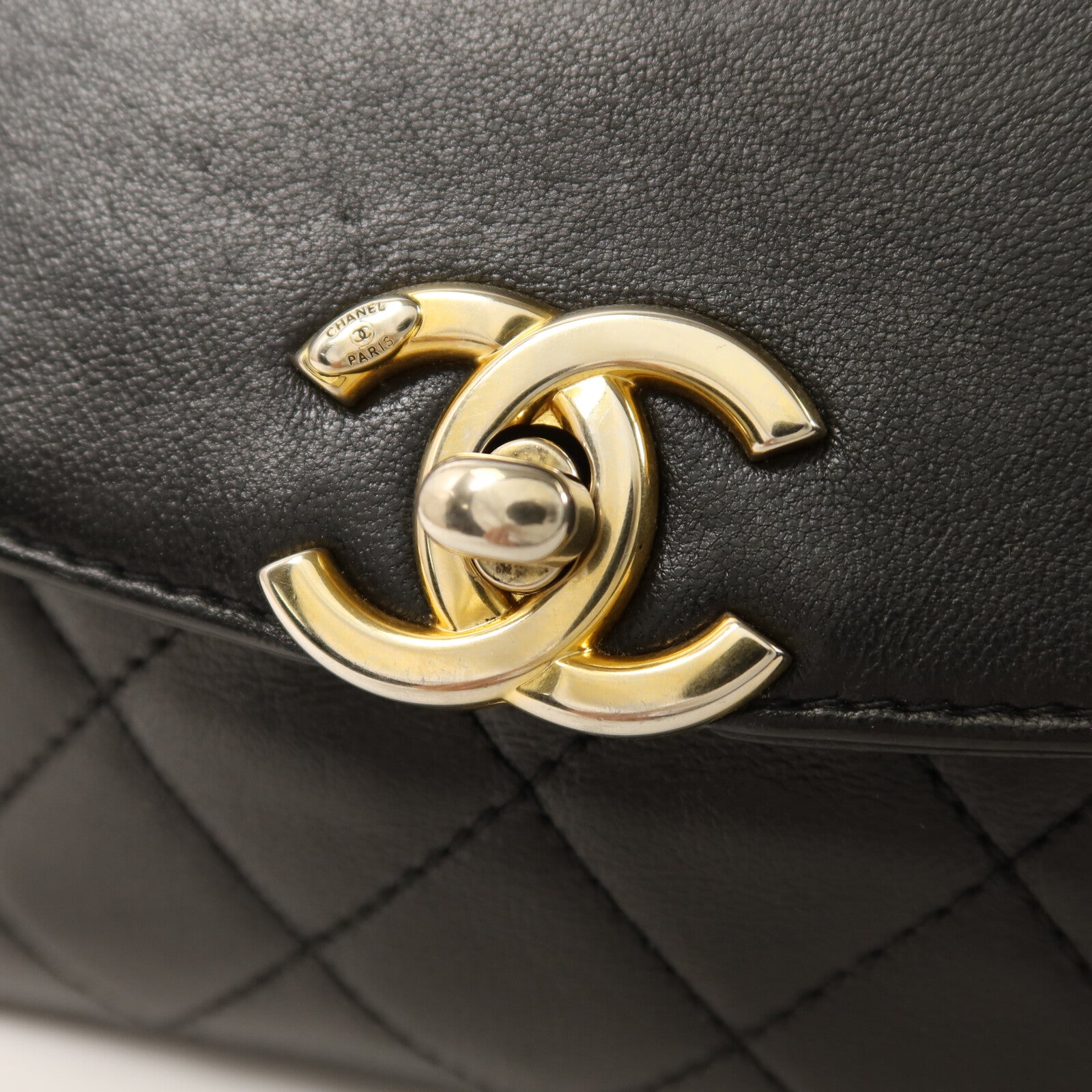CHANEL 羊皮皮革Shoulder Bag金扣鏈帶肩背袋