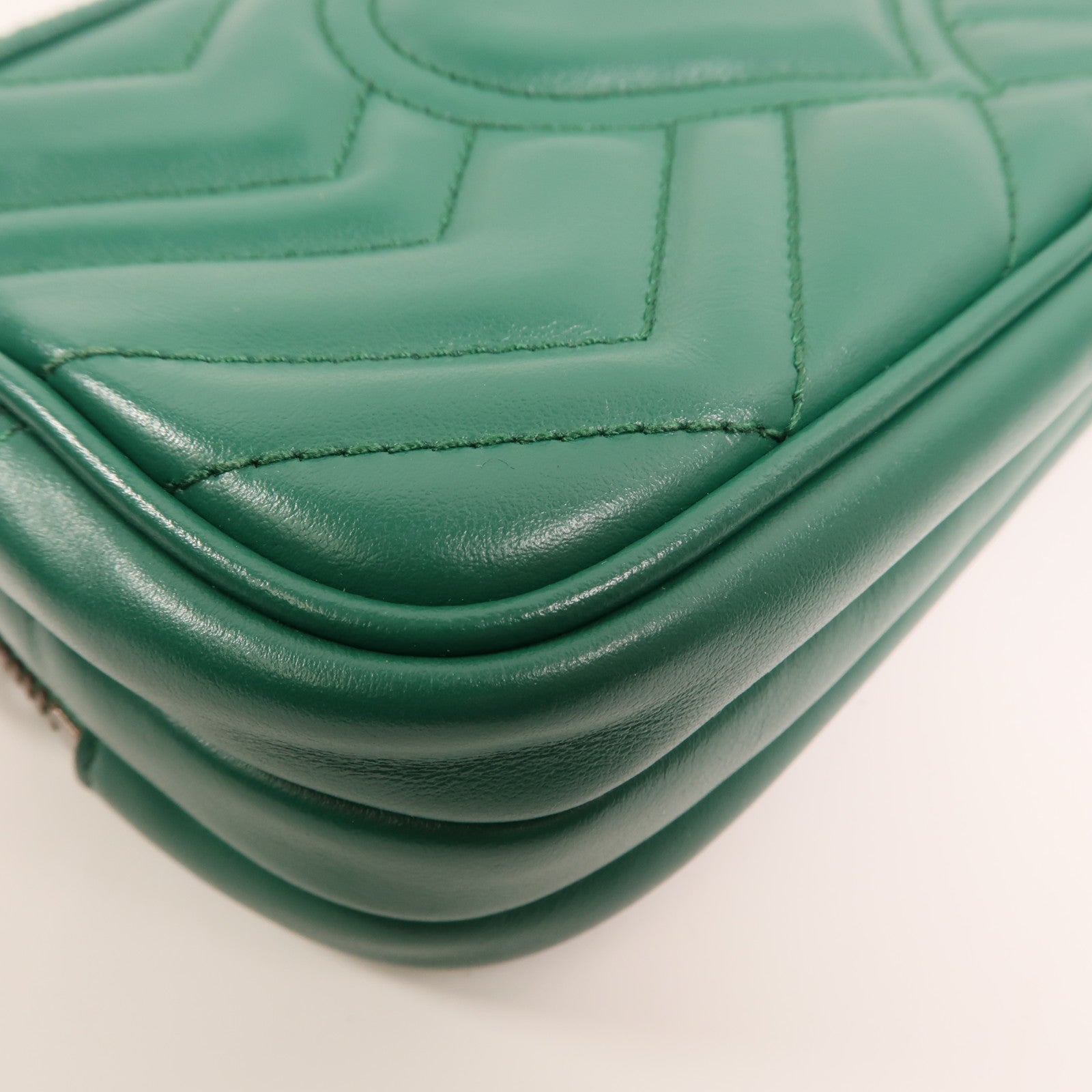 GUCCI 牛皮皮革GG Marmont Mini Chain Bag金扣鏈帶肩背袋