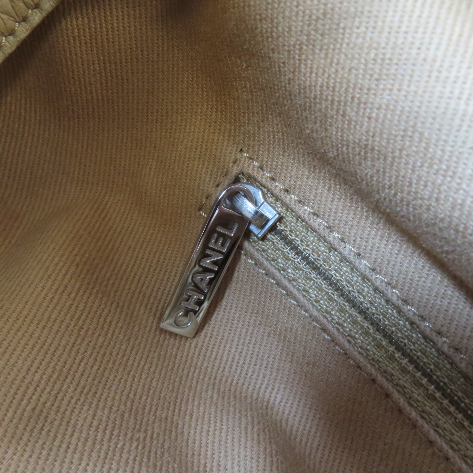 CHANEL 【激減優惠】菱格羊皮皮革Chain Shoulder Bag銀扣鏈帶肩背袋淺褐色/黑色