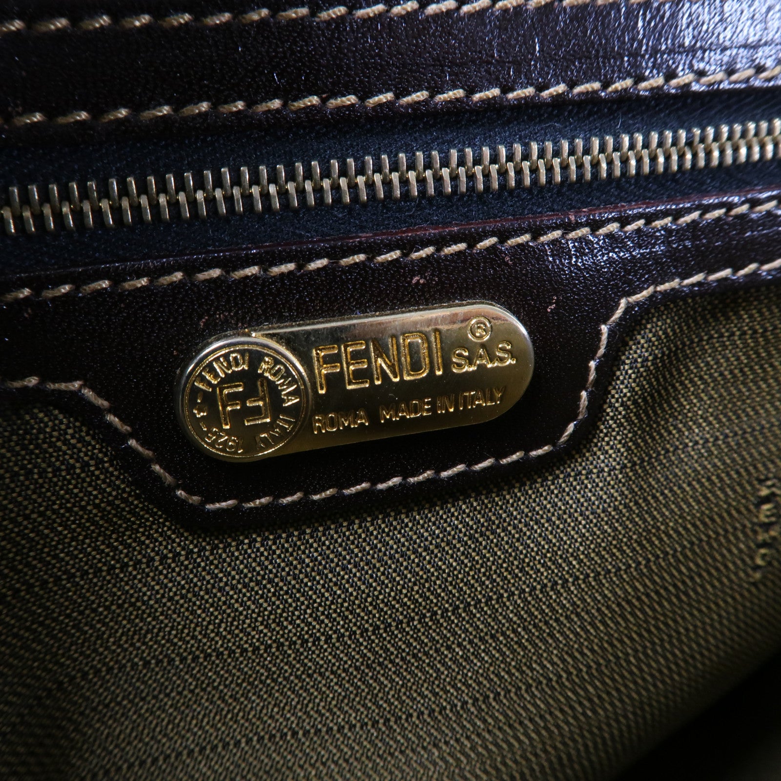 FENDI 帆布Shoulder Bag金扣肩背袋黑色/啡色