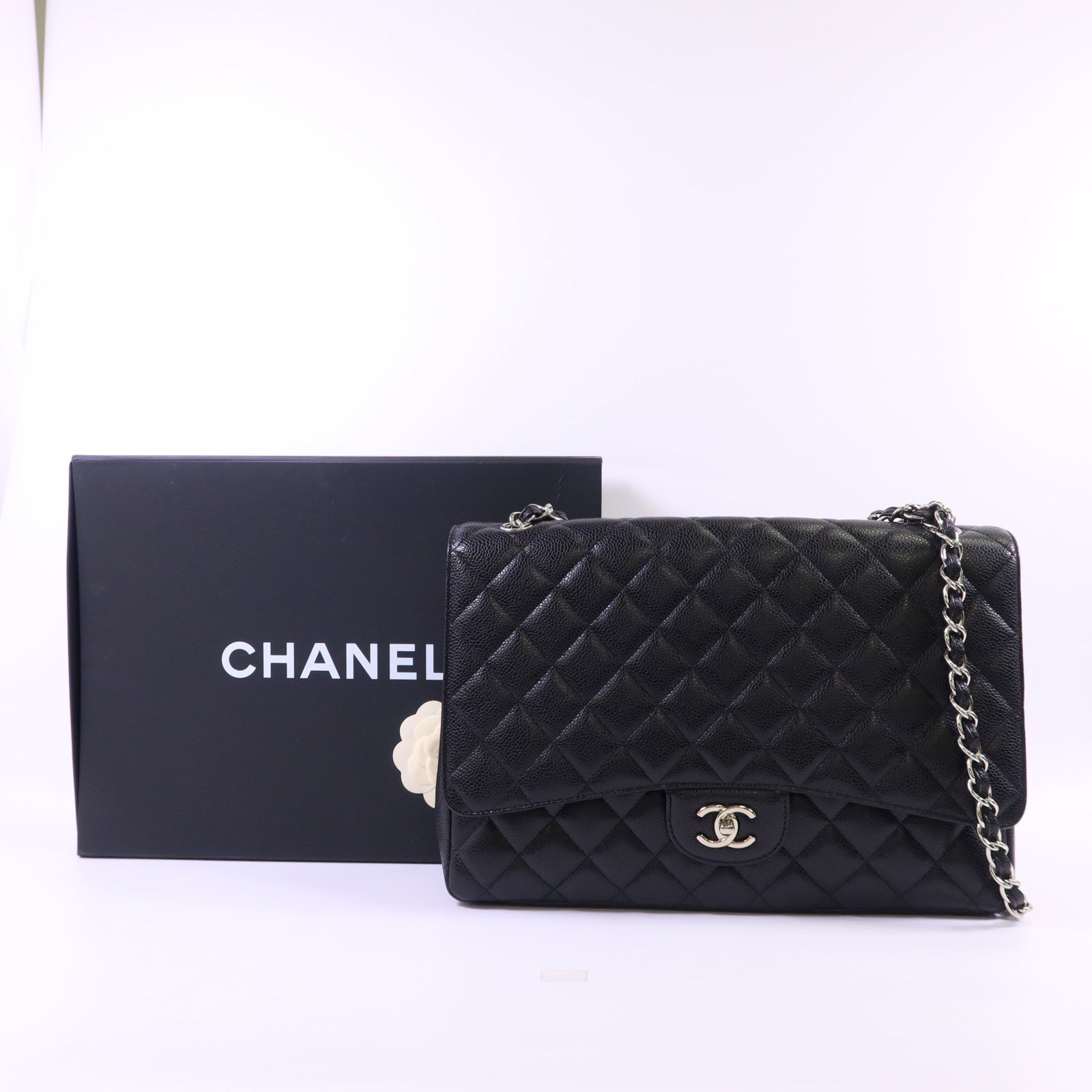CHANEL 牛皮皮革Maxi Classic銀扣鏈帶肩背袋