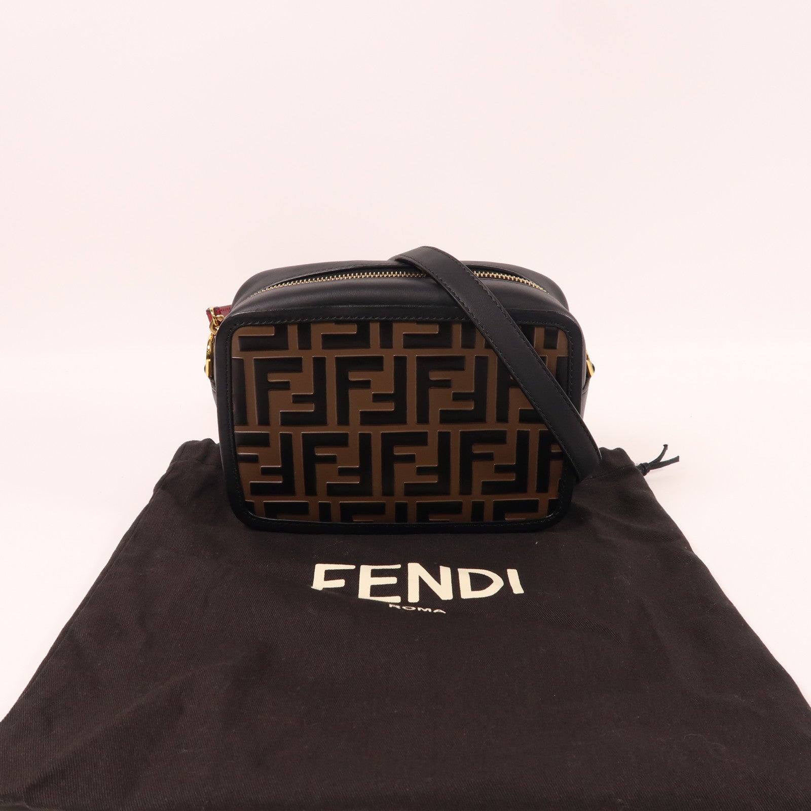 FENDI 皮革Shoulder Bag金扣肩背袋棕色/黑色