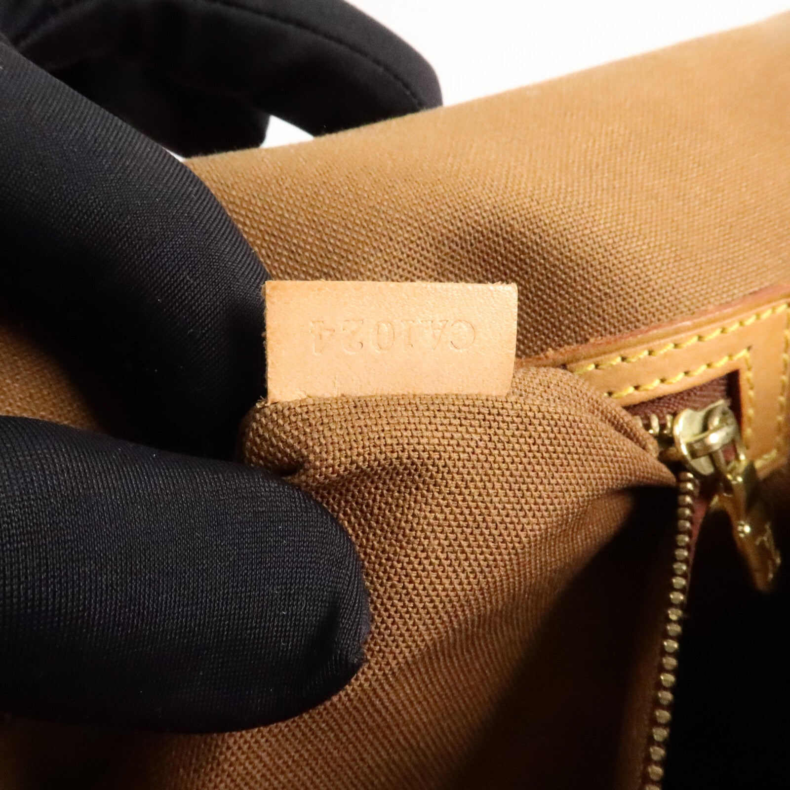 LOUIS VUITTON Monogram Abbesses肩背袋
