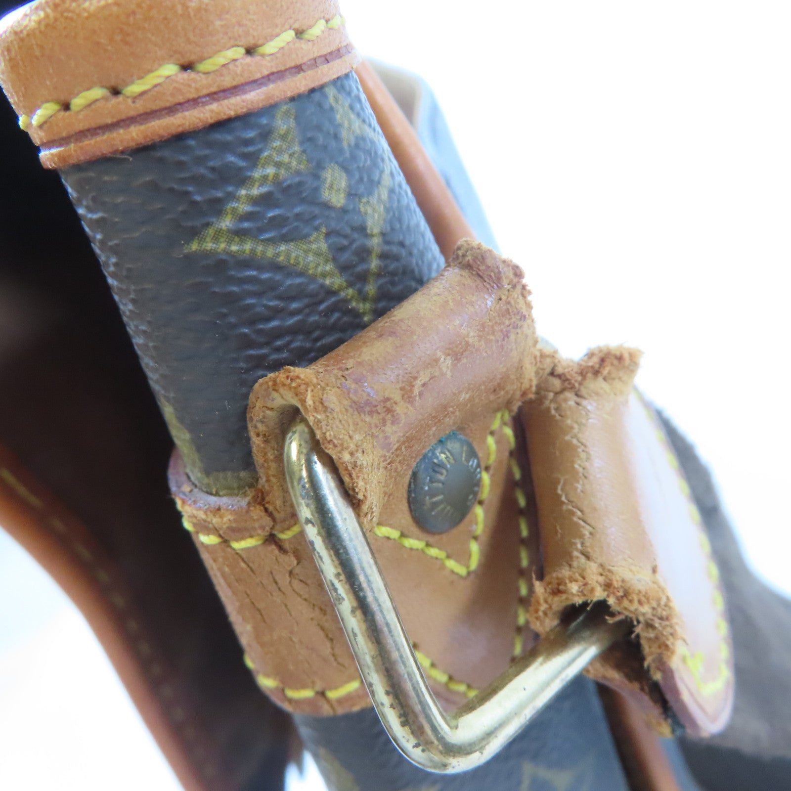 LOUIS VUITTON Monogram Shoulder Bag金扣肩背袋啡色