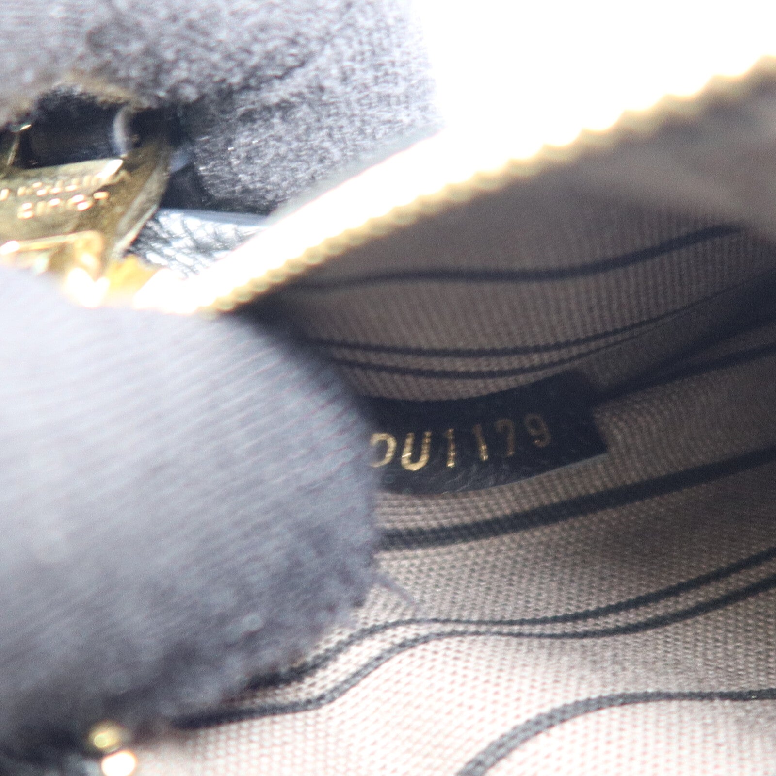 LOUIS VUITTON Monogram Empreinte Pochette Metis金扣手挽肩背兩用袋