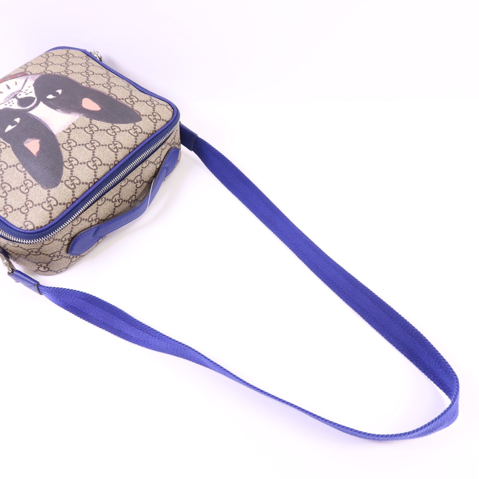 GUCCI 塗層帆布GG Supreme Dog Printed Bag銀扣肩背袋432688