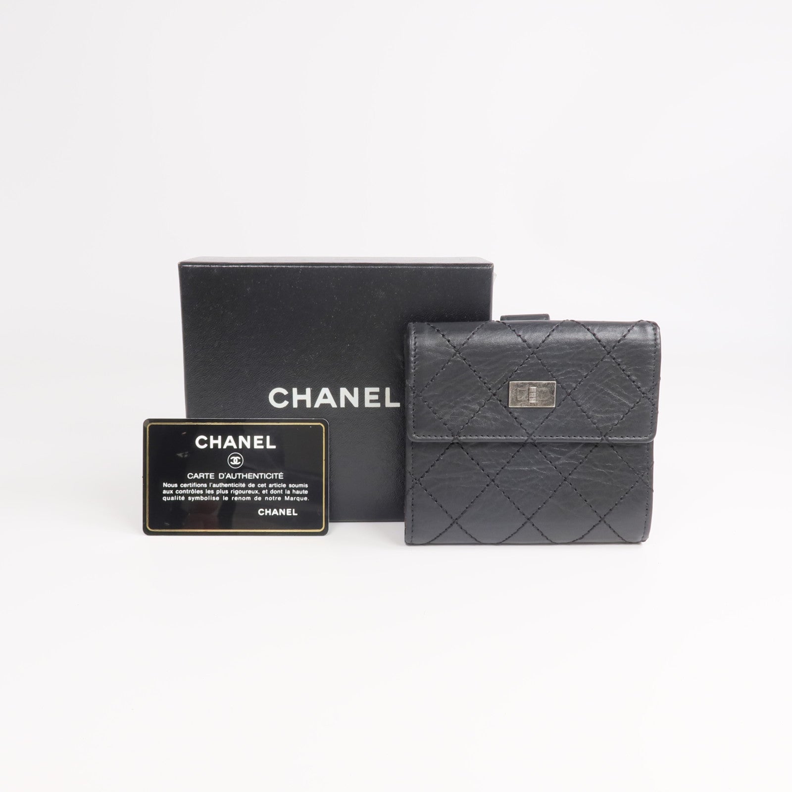 CHANEL 【激減優惠】牛皮皮革2.55 W Snap Wallet銀扣錢包