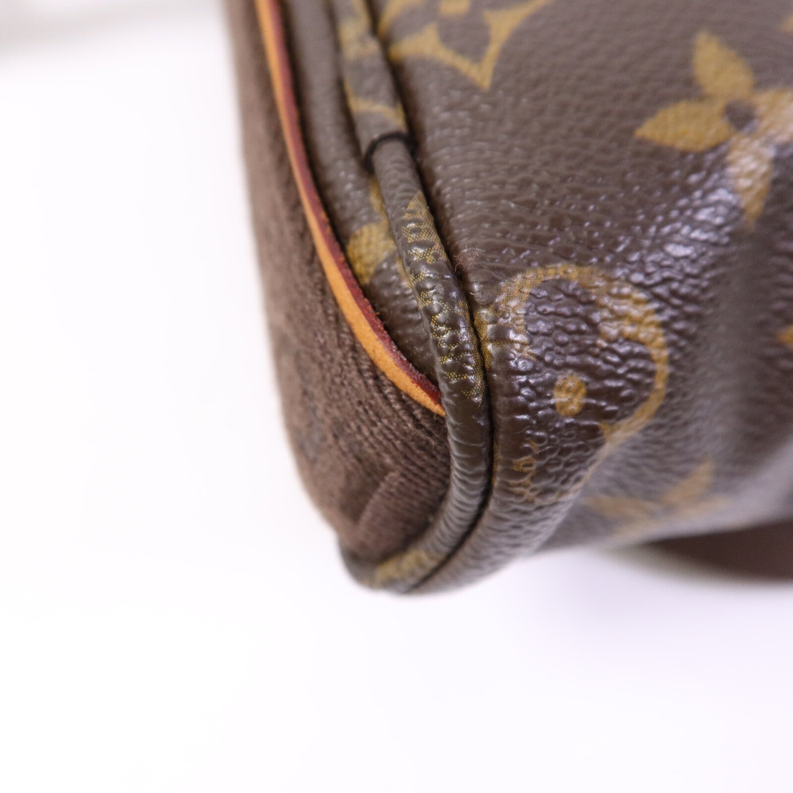 LOUIS VUITTON Monogram Trotteur Beaubourg金扣肩背袋