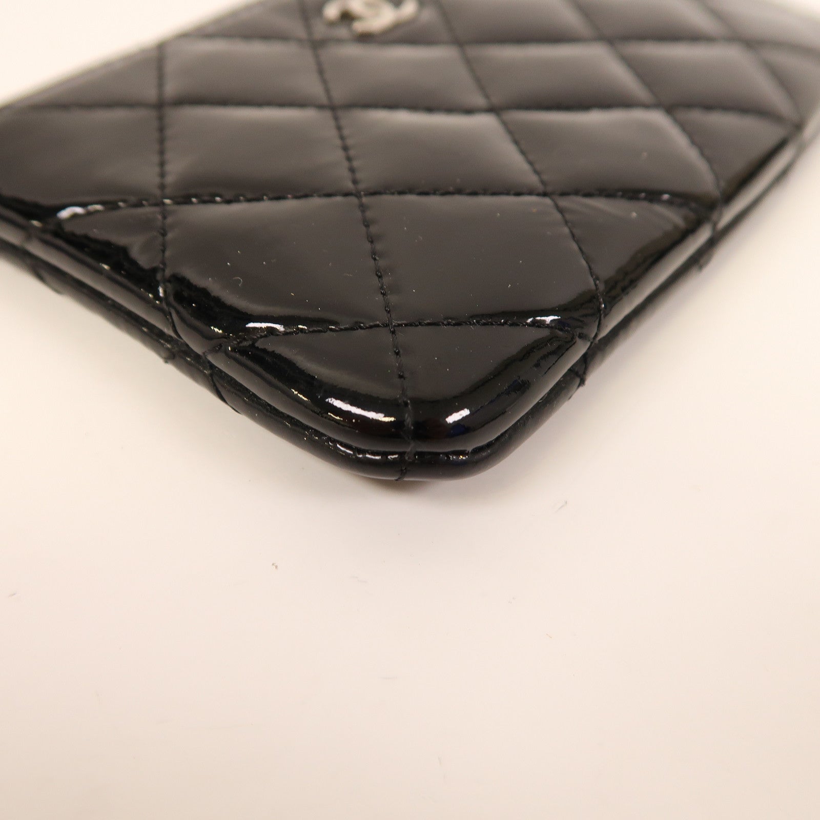 CHANEL 菱格漆皮皮革Round Wallet銀扣圓錢包黑色