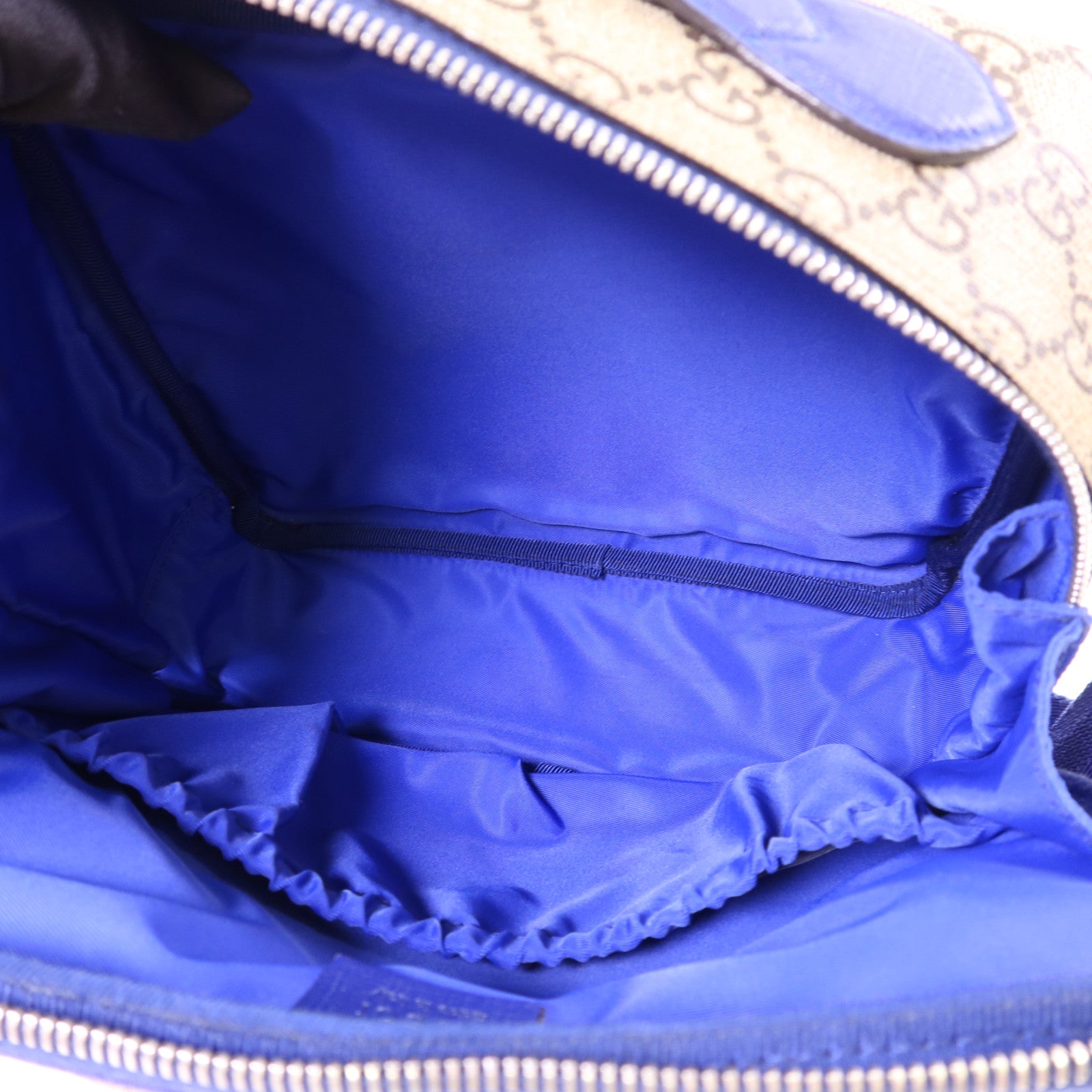 GUCCI 塗層帆布GG Supreme Dog Printed Bag銀扣肩背袋432688