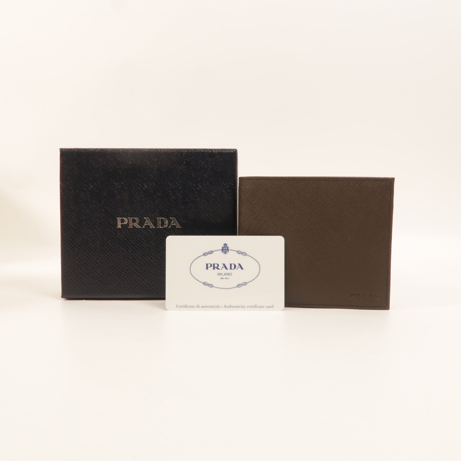 PRADA Saffiano皮革Fold Wallet錢包