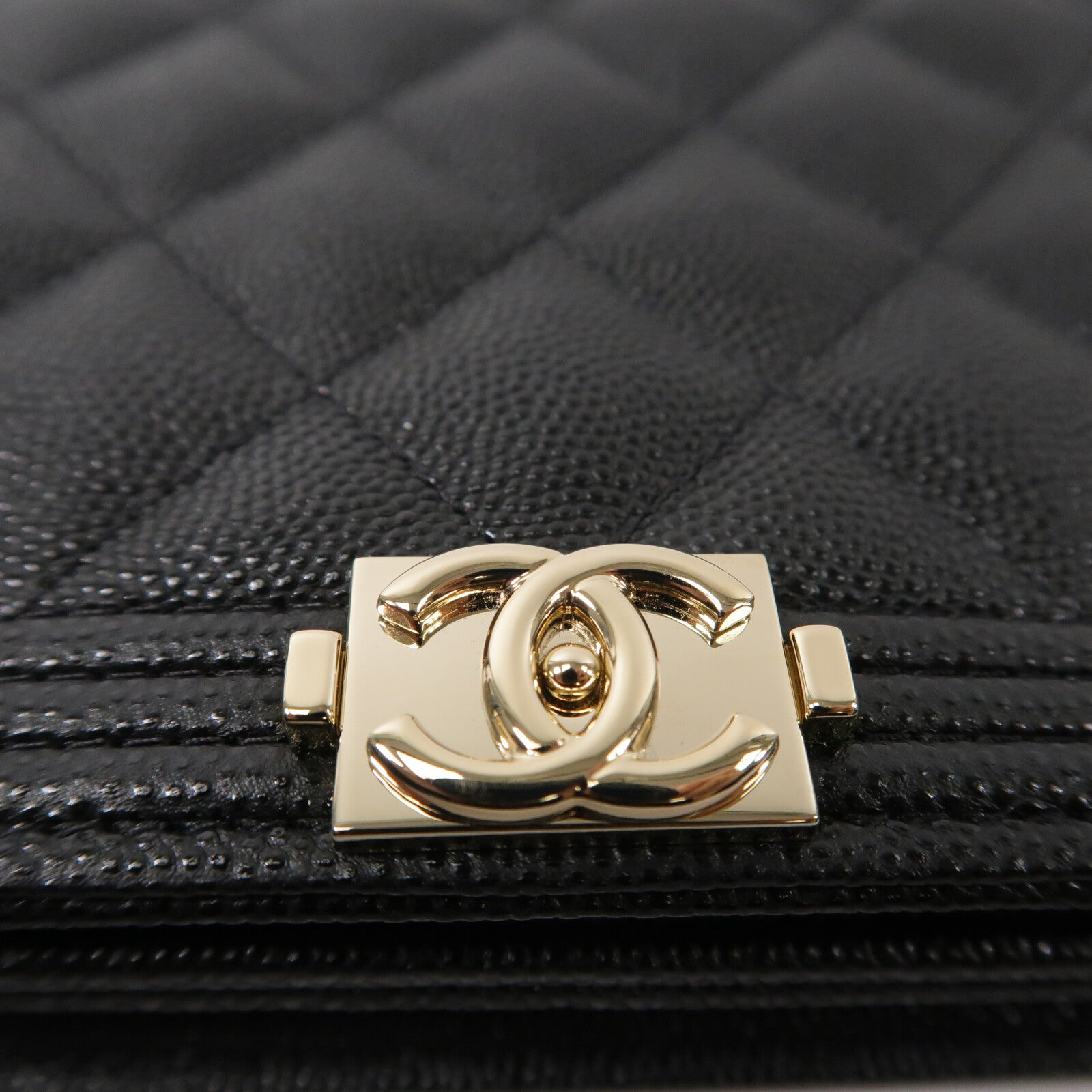 CHANEL 牛皮皮革WOC Wallet On Chain鏈帶肩背袋
