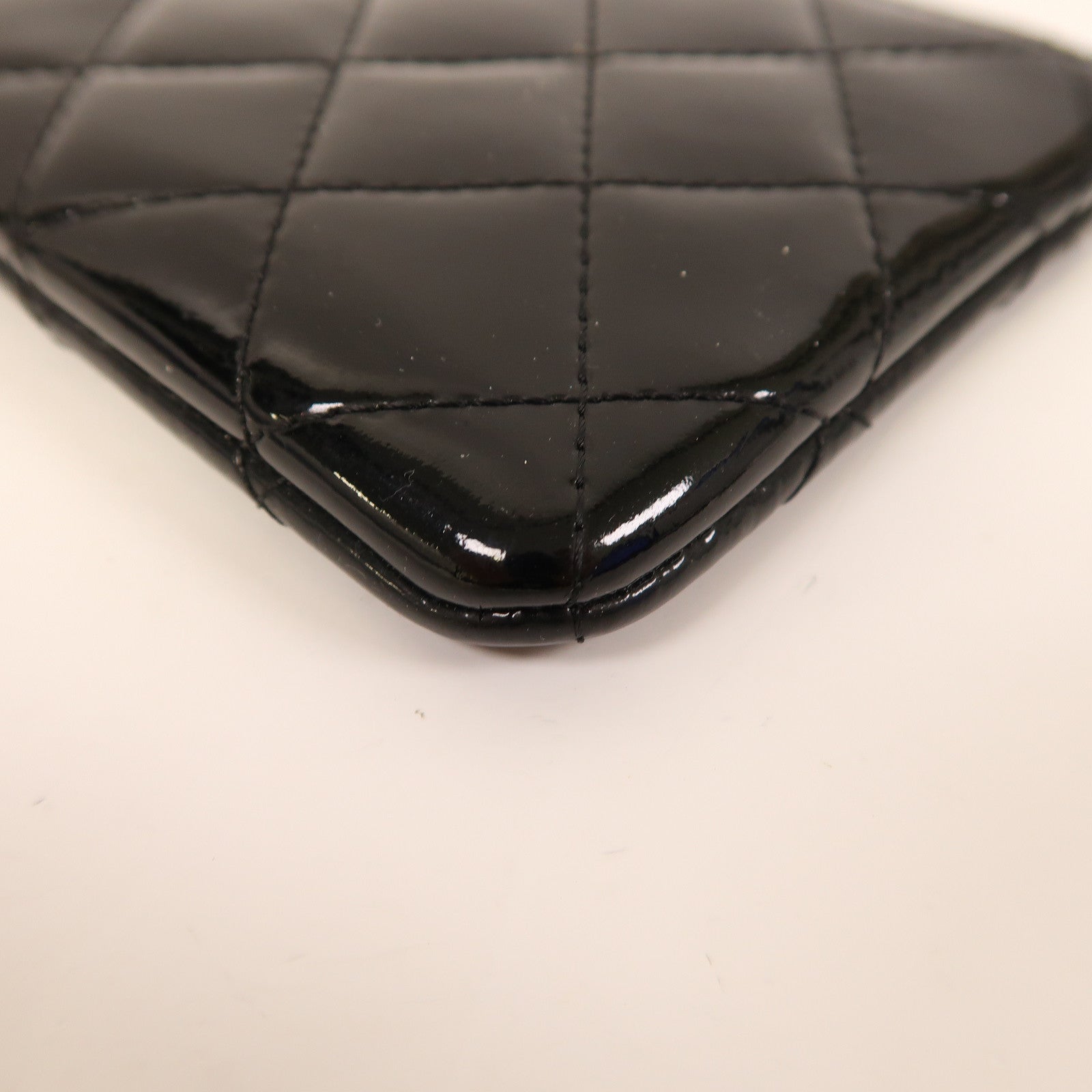 CHANEL 菱格漆皮皮革Round Wallet銀扣圓錢包黑色