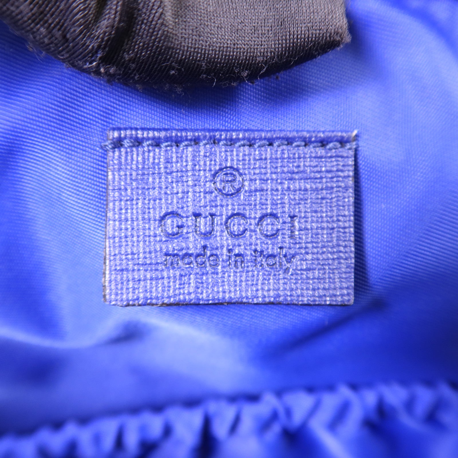 GUCCI 塗層帆布GG Supreme Dog Printed Bag銀扣肩背袋432688