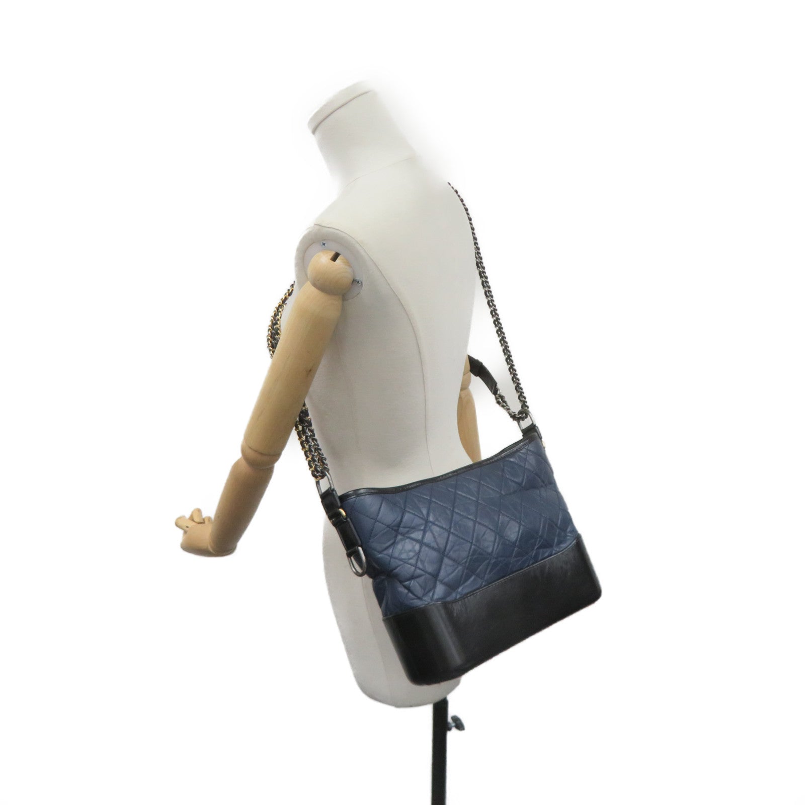 CHANEL Diamond Sheepskin Leather Gabrielle Hobo Medium Chain Shoulder Bag Gold Buckle Chain Shoulder Bag Blue/Black
