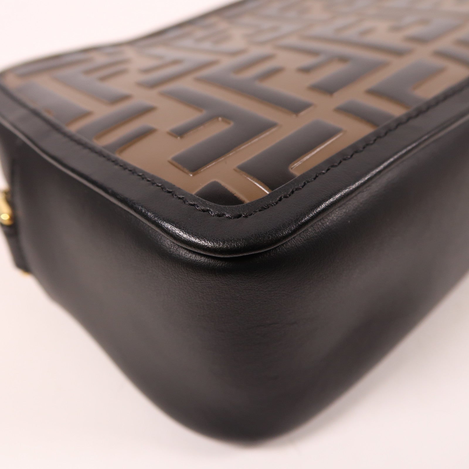 FENDI 皮革Shoulder Bag金扣肩背袋棕色/黑色