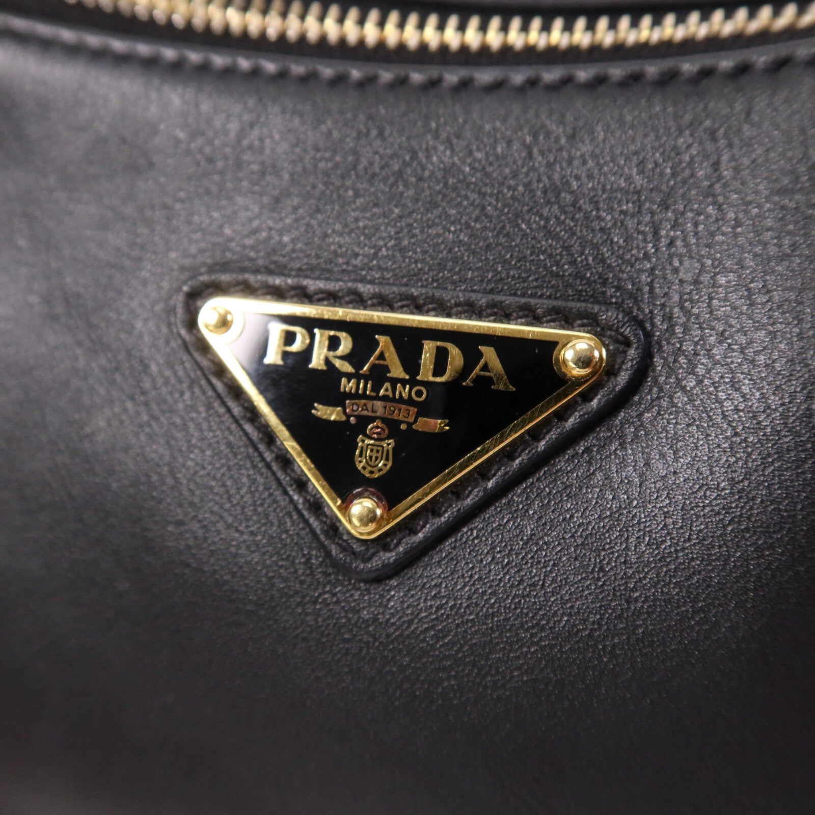 PRADA 【激減優惠】羊皮皮革Aimee金扣肩背袋