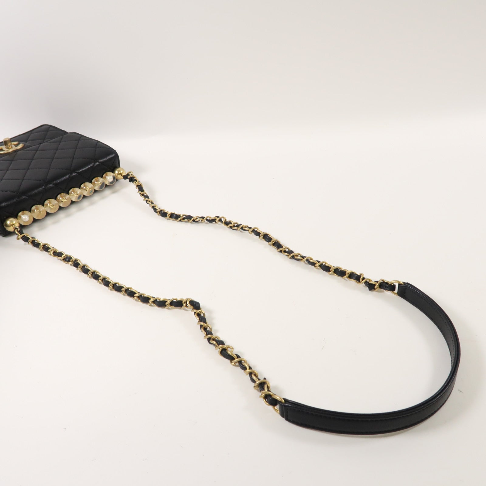 CHANEL【激減優惠】 羊皮皮革Matelasse Pearl Chain Bag金扣鏈帶肩背袋黑色