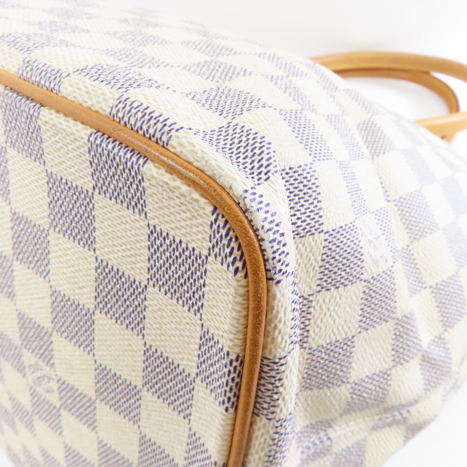 LOUIS VUITTON Damier Azur Saleya MM金扣肩背袋白色